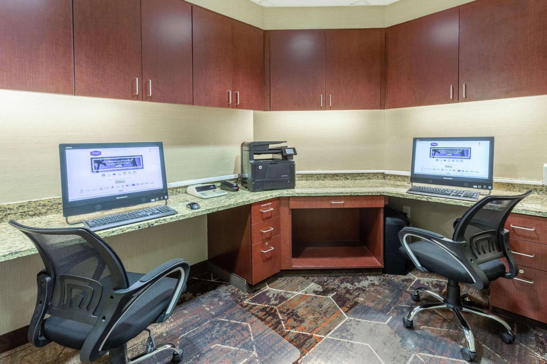 Hampton Inn & Suites Chicago - Libertyville photo 31