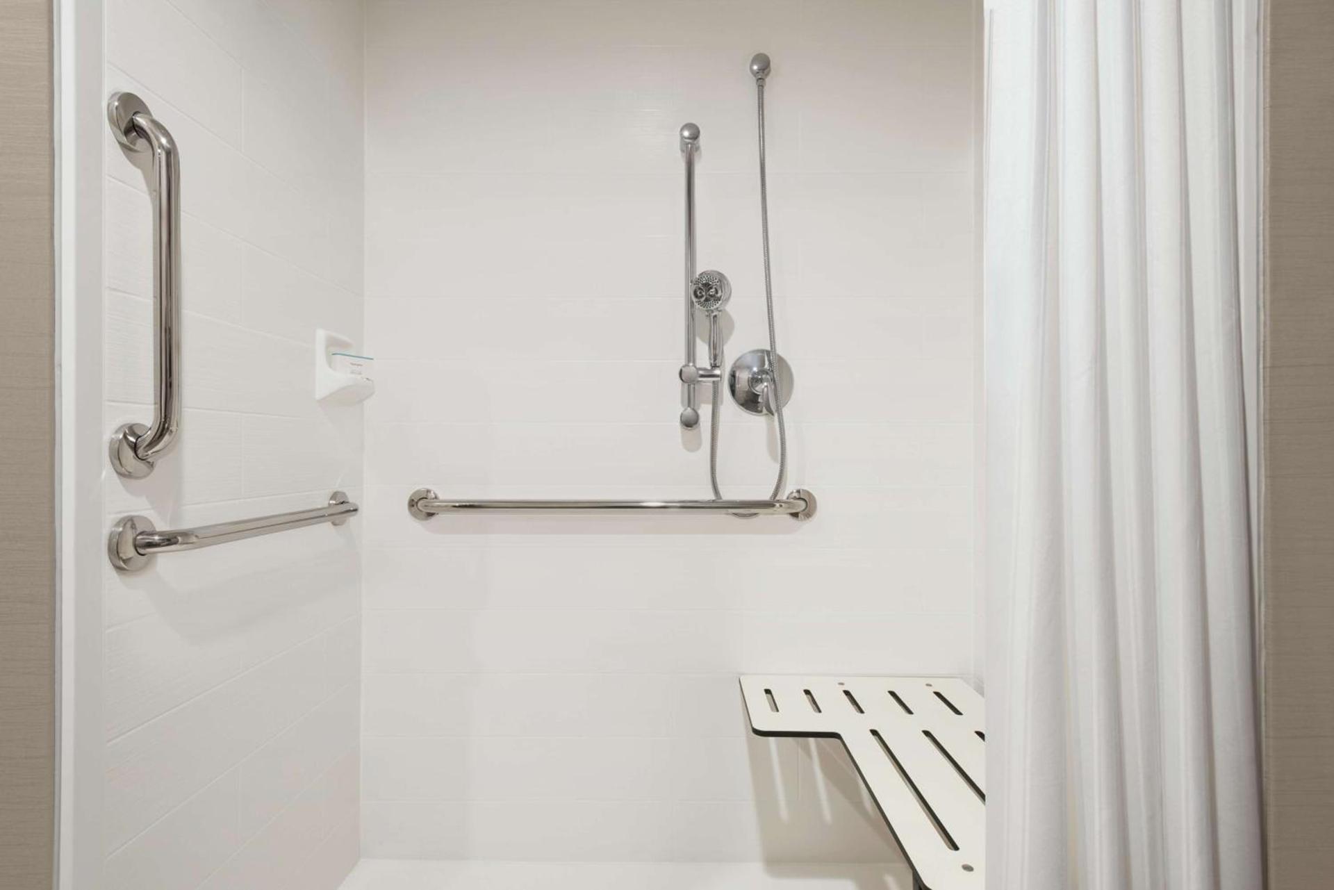 Homewood Suites by Hilton Frederick photo 16