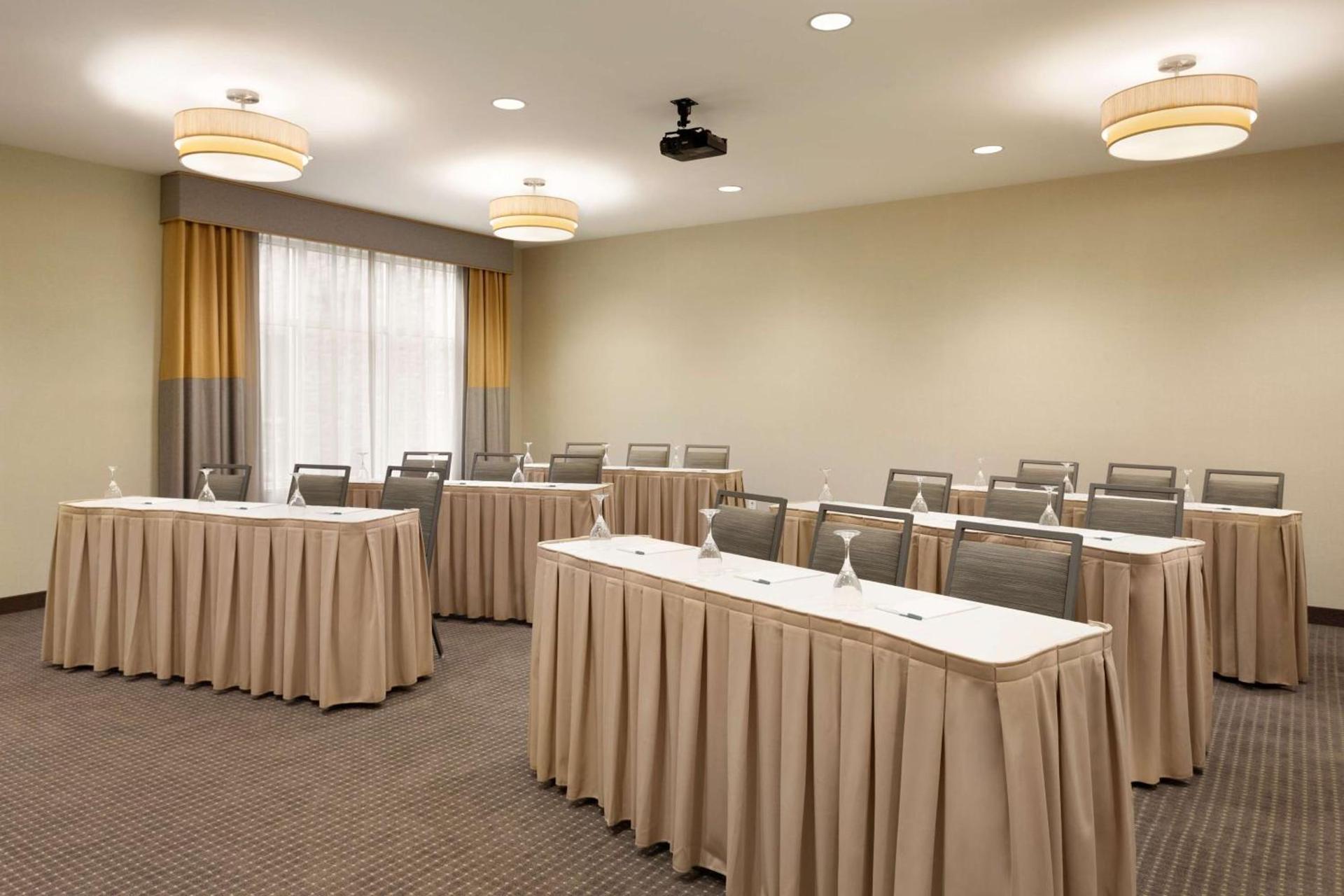 Homewood Suites by Hilton Frederick photo 25