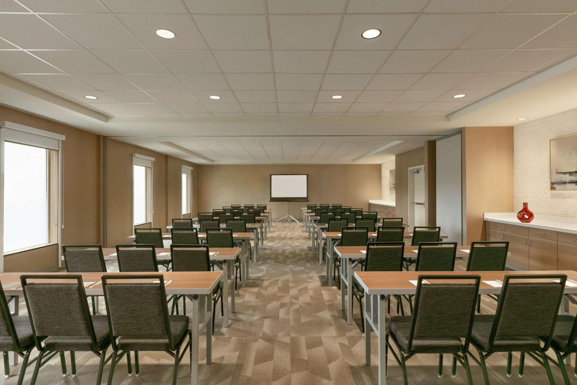 Home2 Suites By Hilton Chantilly Dulles Airport photo 26