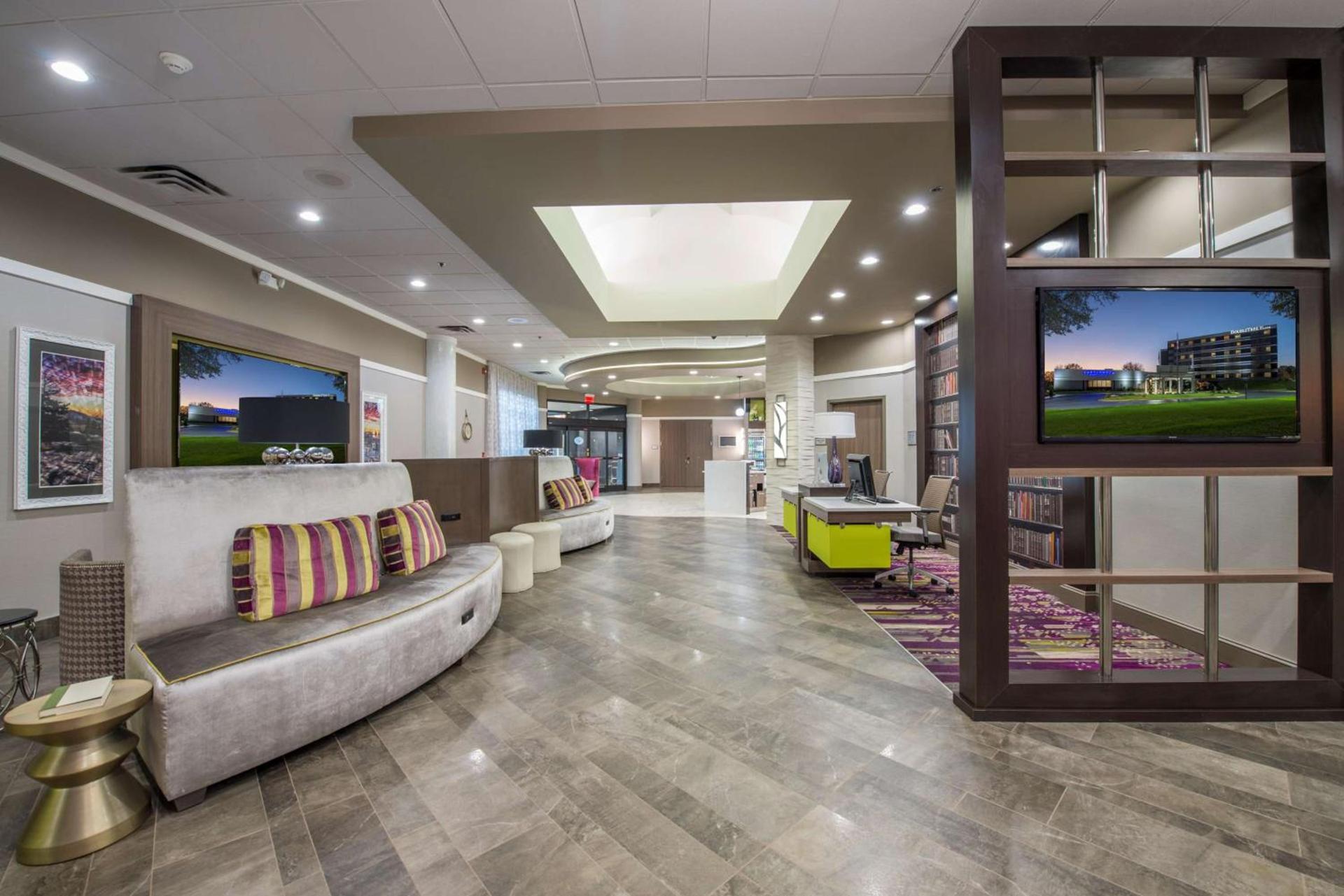 DoubleTree by Hilton Winston Salem - University, NC photo 14