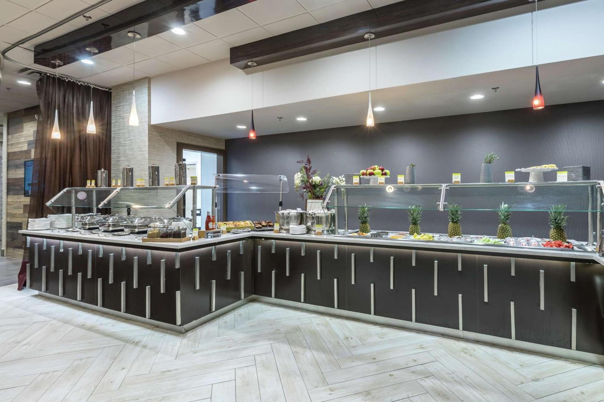 DoubleTree by Hilton Winston Salem - University, NC photo 21
