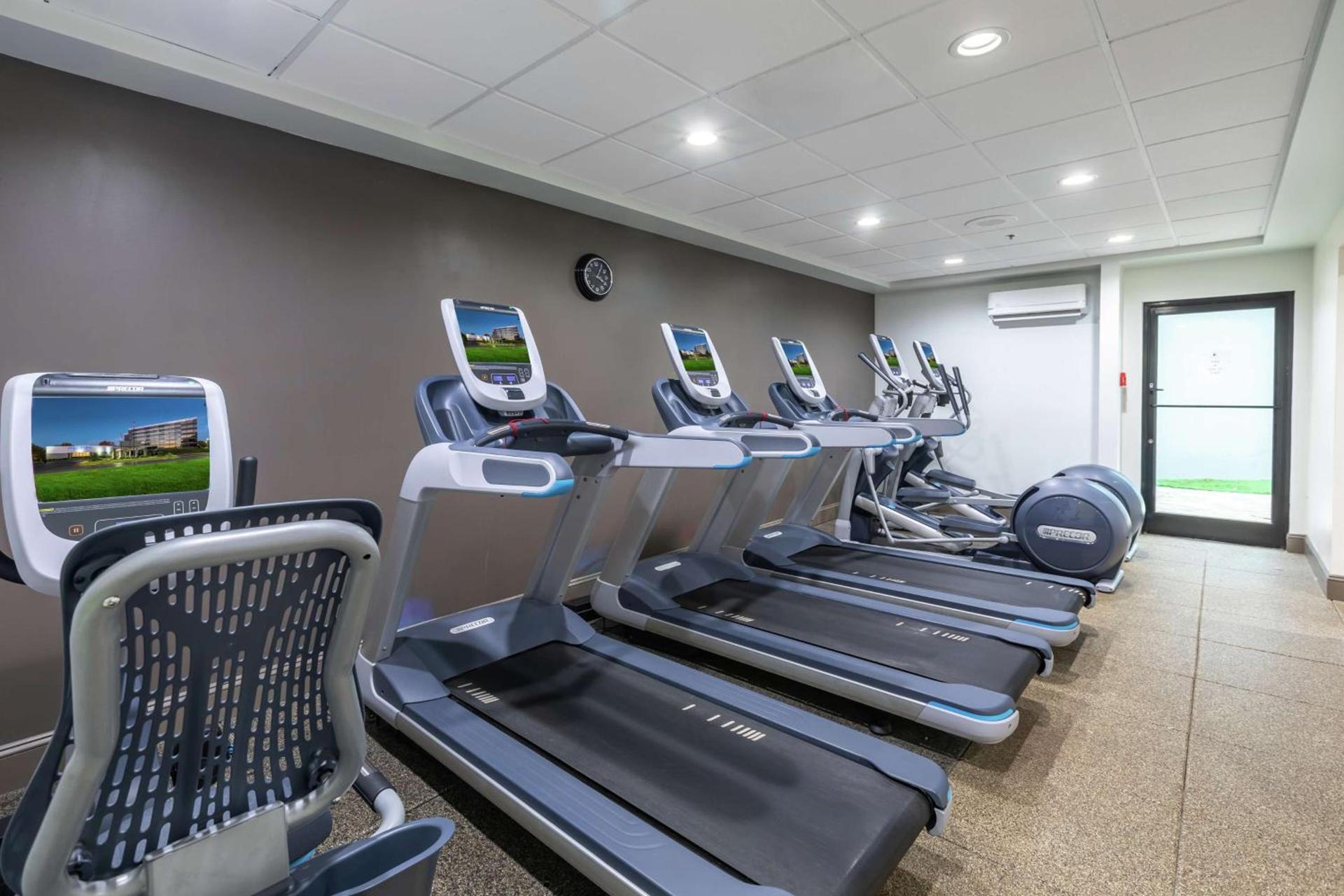 DoubleTree by Hilton Winston Salem - University, NC photo 26