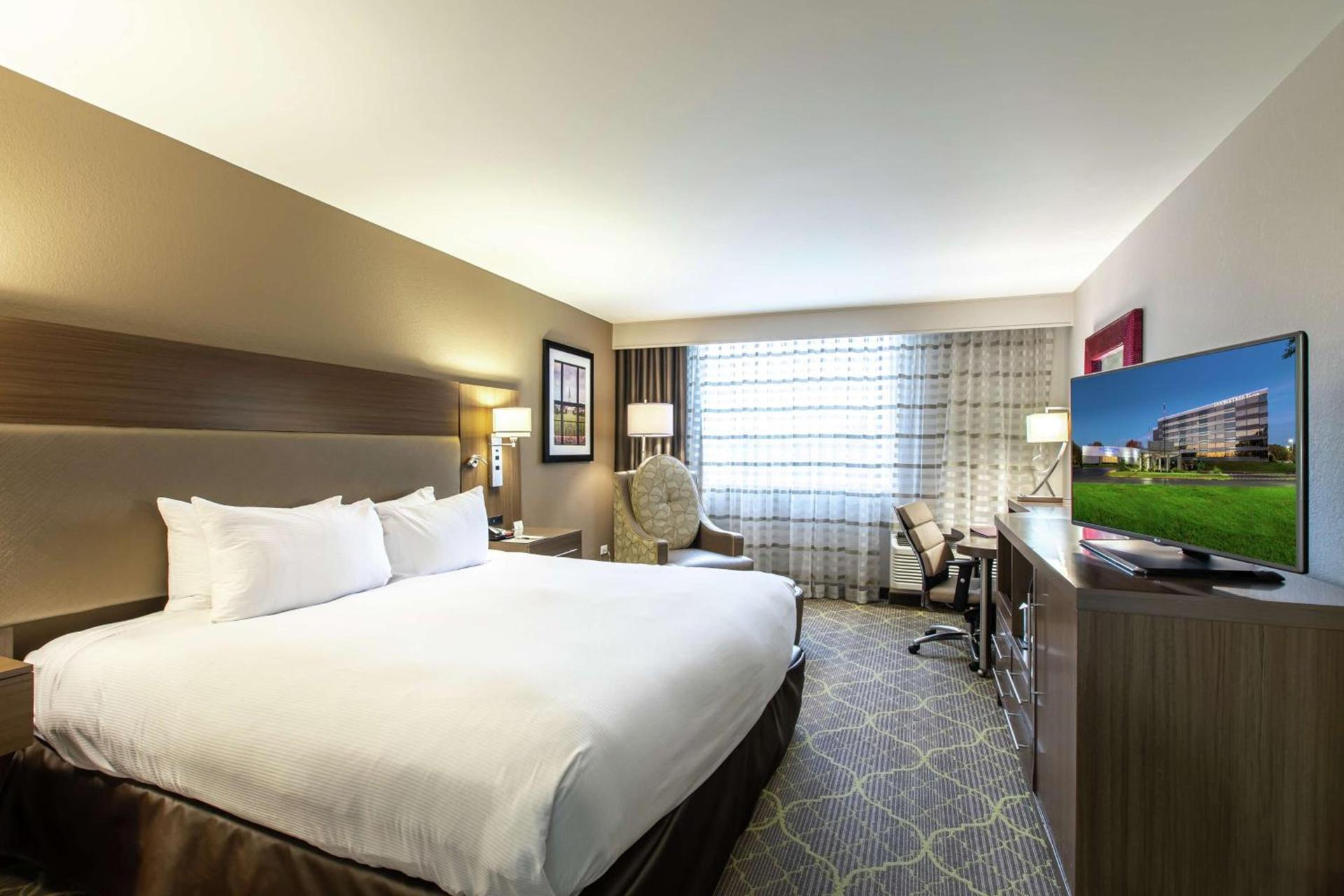 DoubleTree by Hilton Winston Salem - University, NC photo 28
