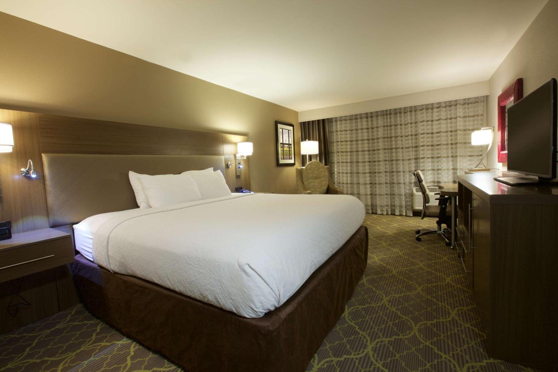 DoubleTree by Hilton Winston Salem - University, NC photo 39
