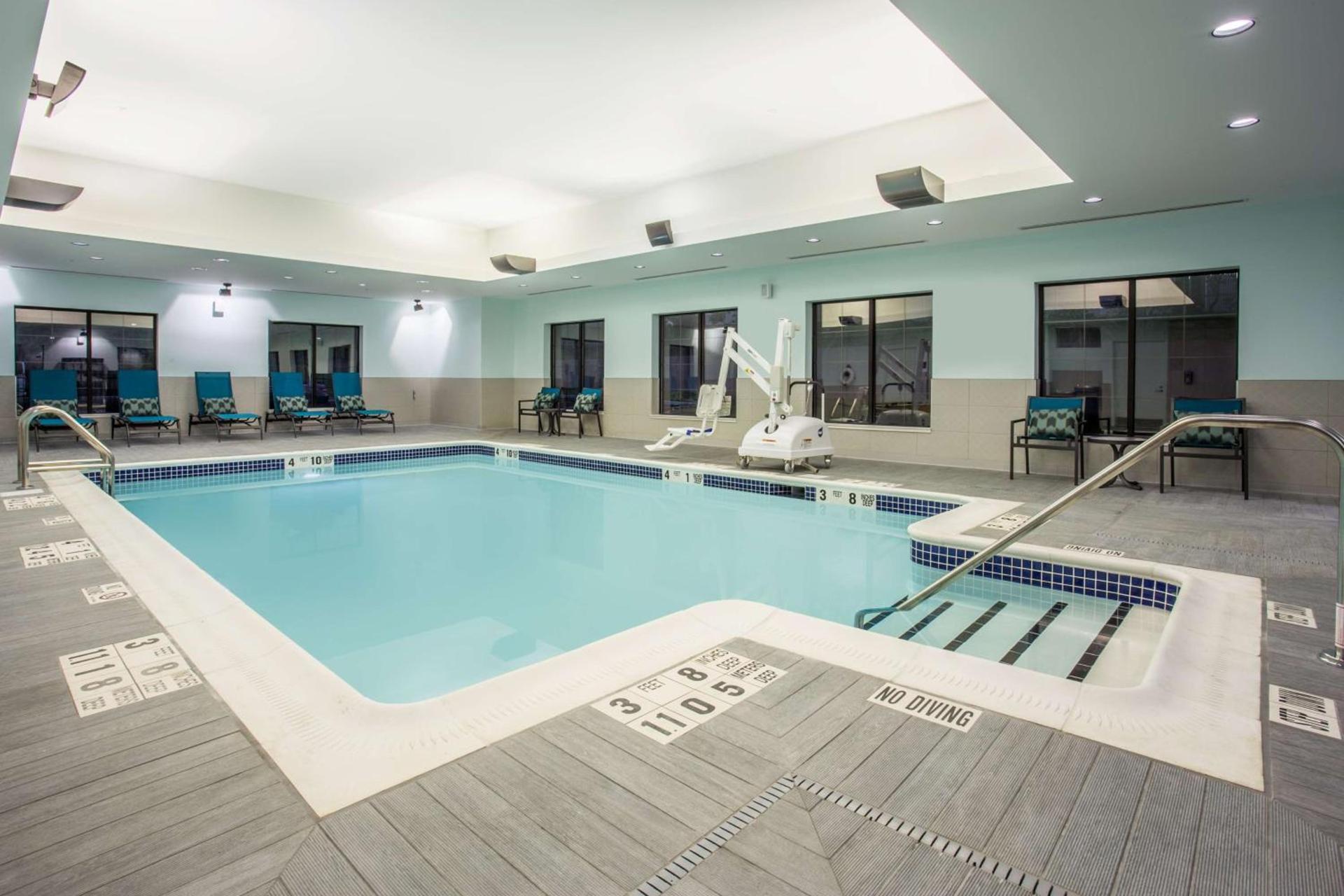 Hampton Inn & Suites Yonkers - Westchester photo 9
