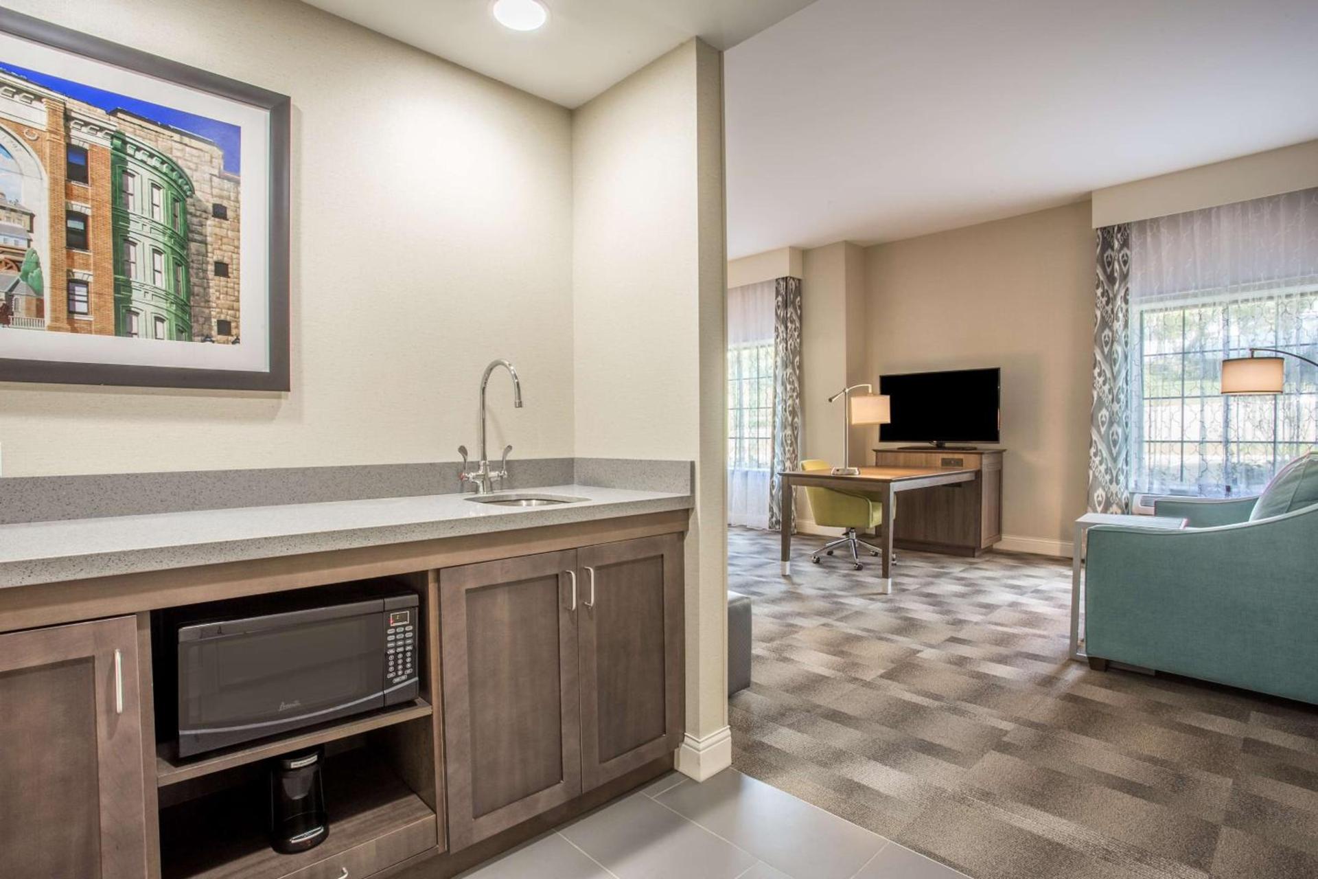 Hampton Inn & Suites Yonkers - Westchester photo 29