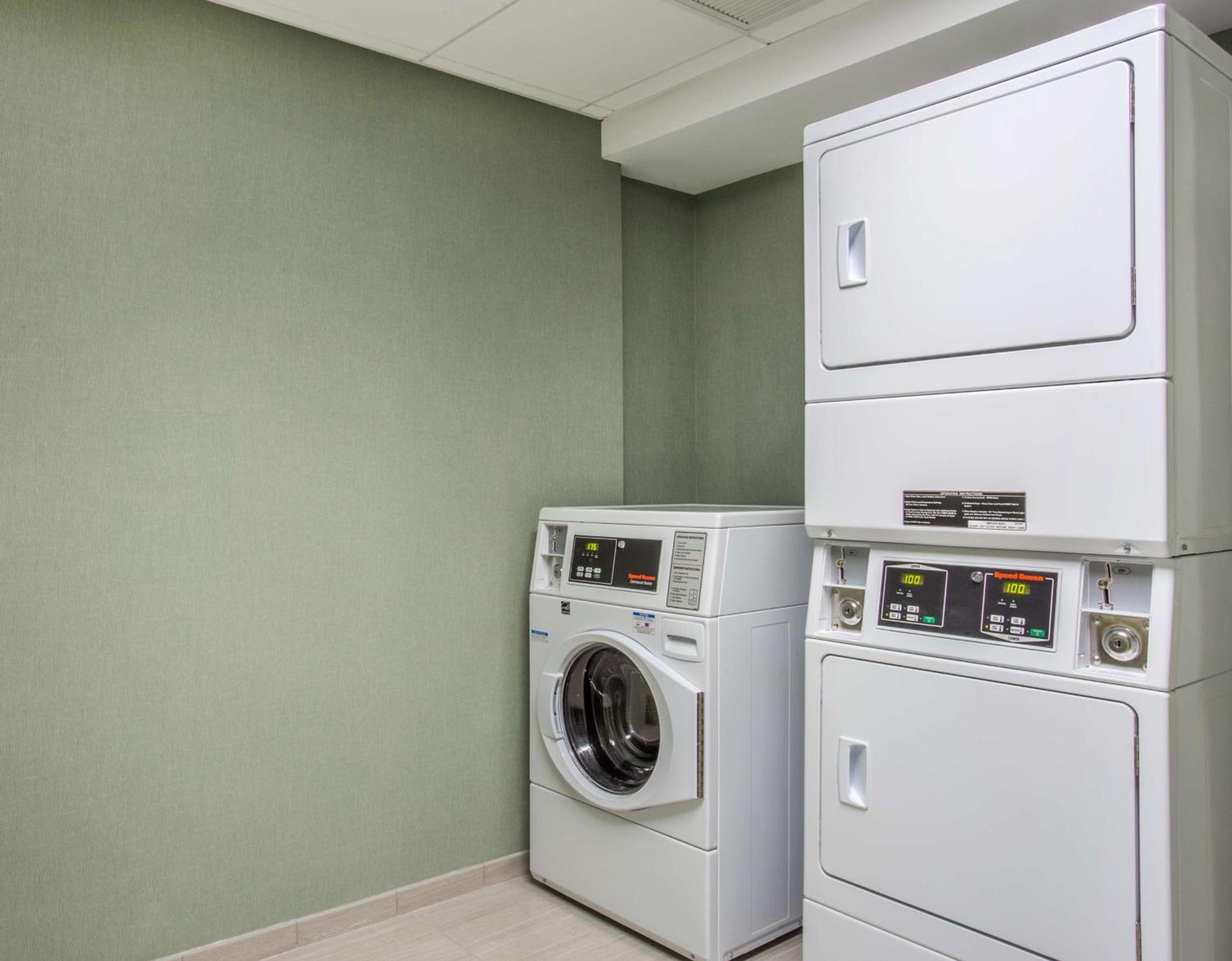 Hampton Inn & Suites Yonkers - Westchester photo 31
