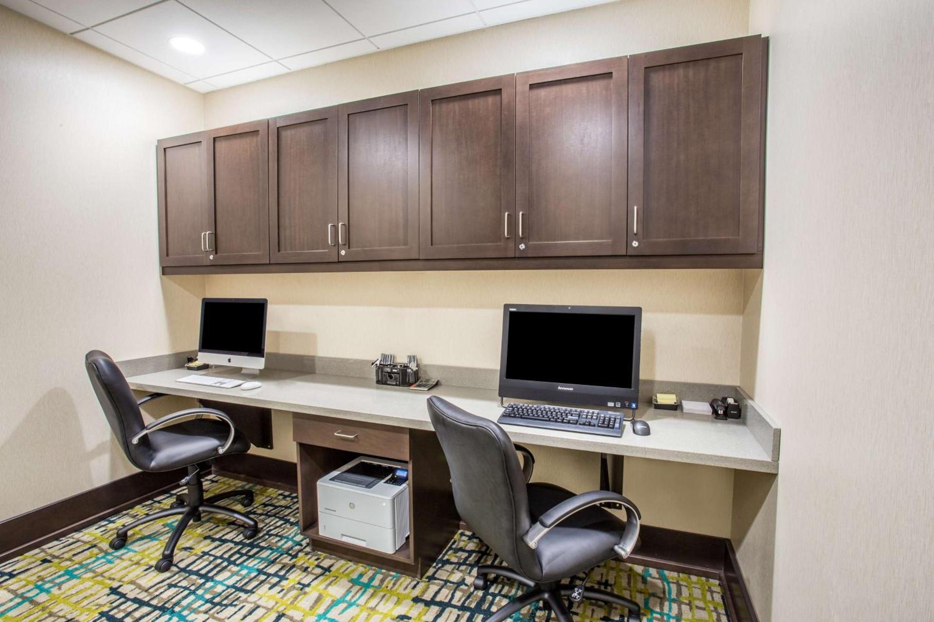 Hampton Inn & Suites Yonkers - Westchester photo 32