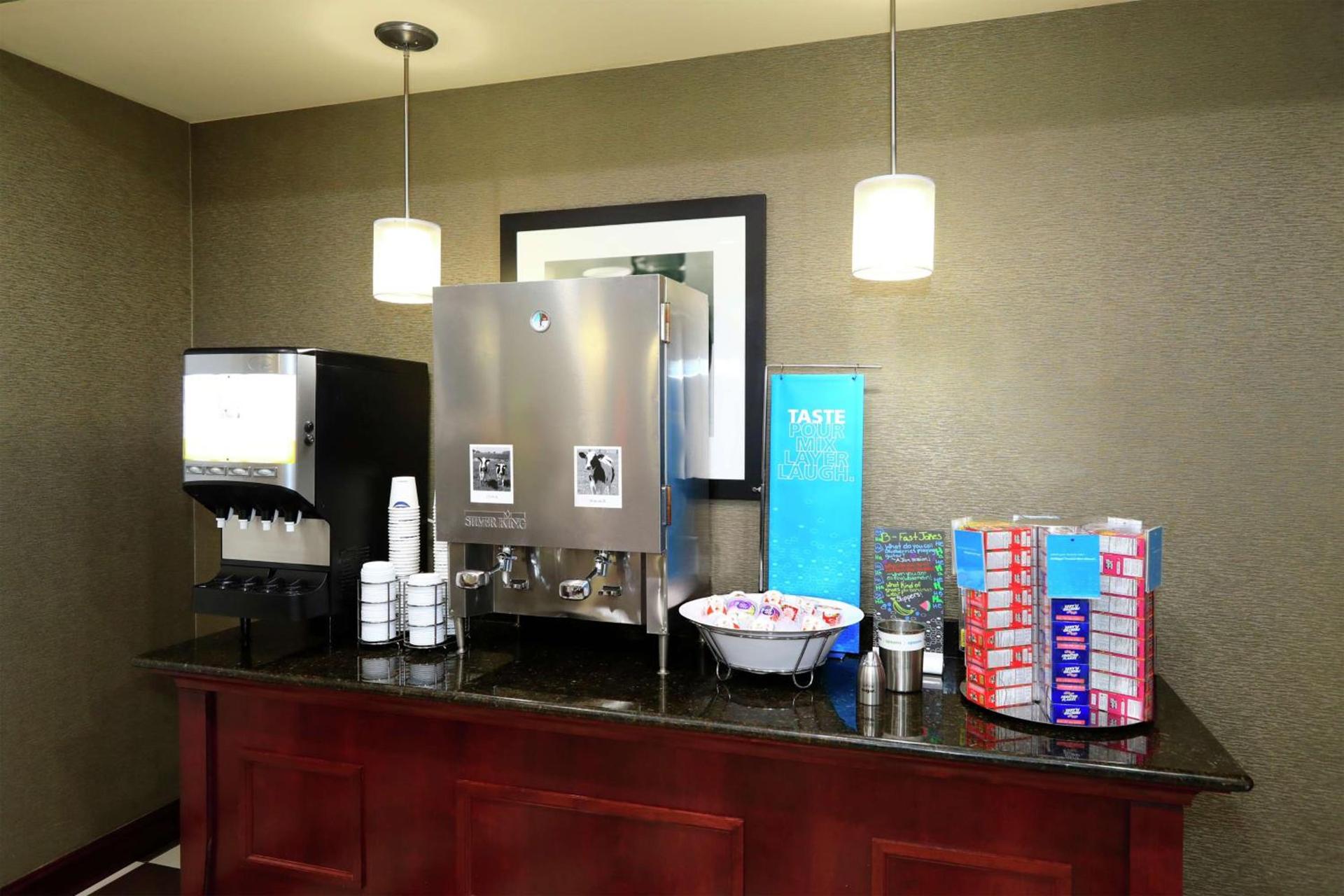 Hampton Inn and Suites of Lamar photo 13