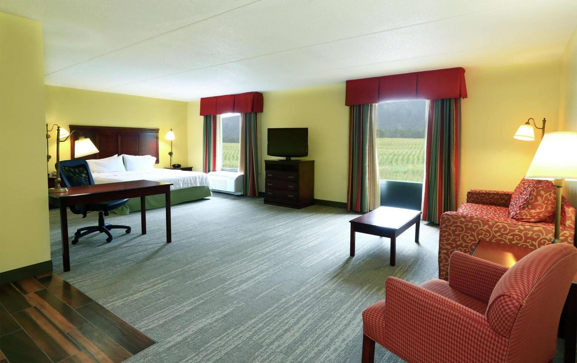 Hampton Inn and Suites of Lamar photo 23