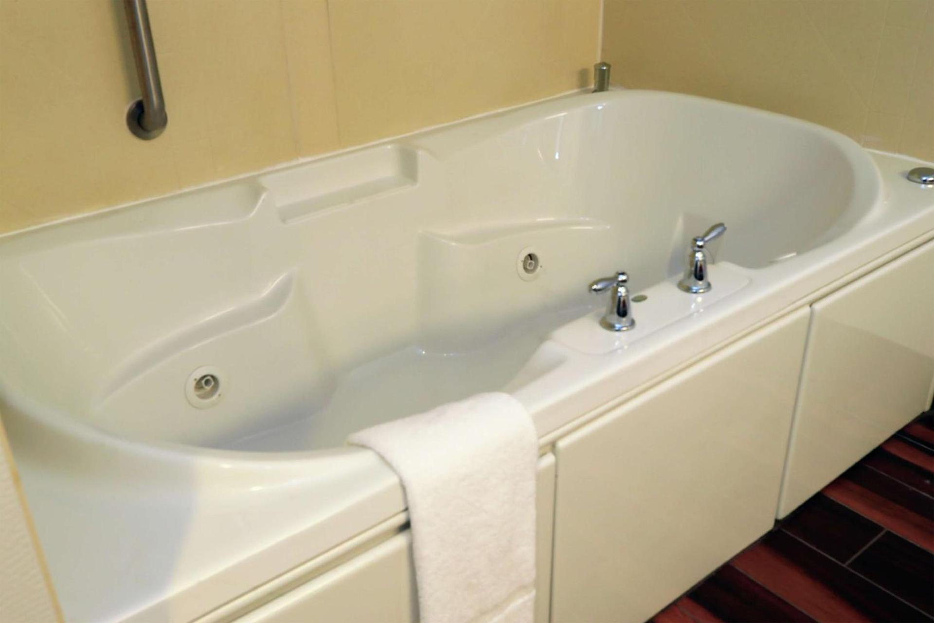 Hampton Inn and Suites of Lamar photo 27