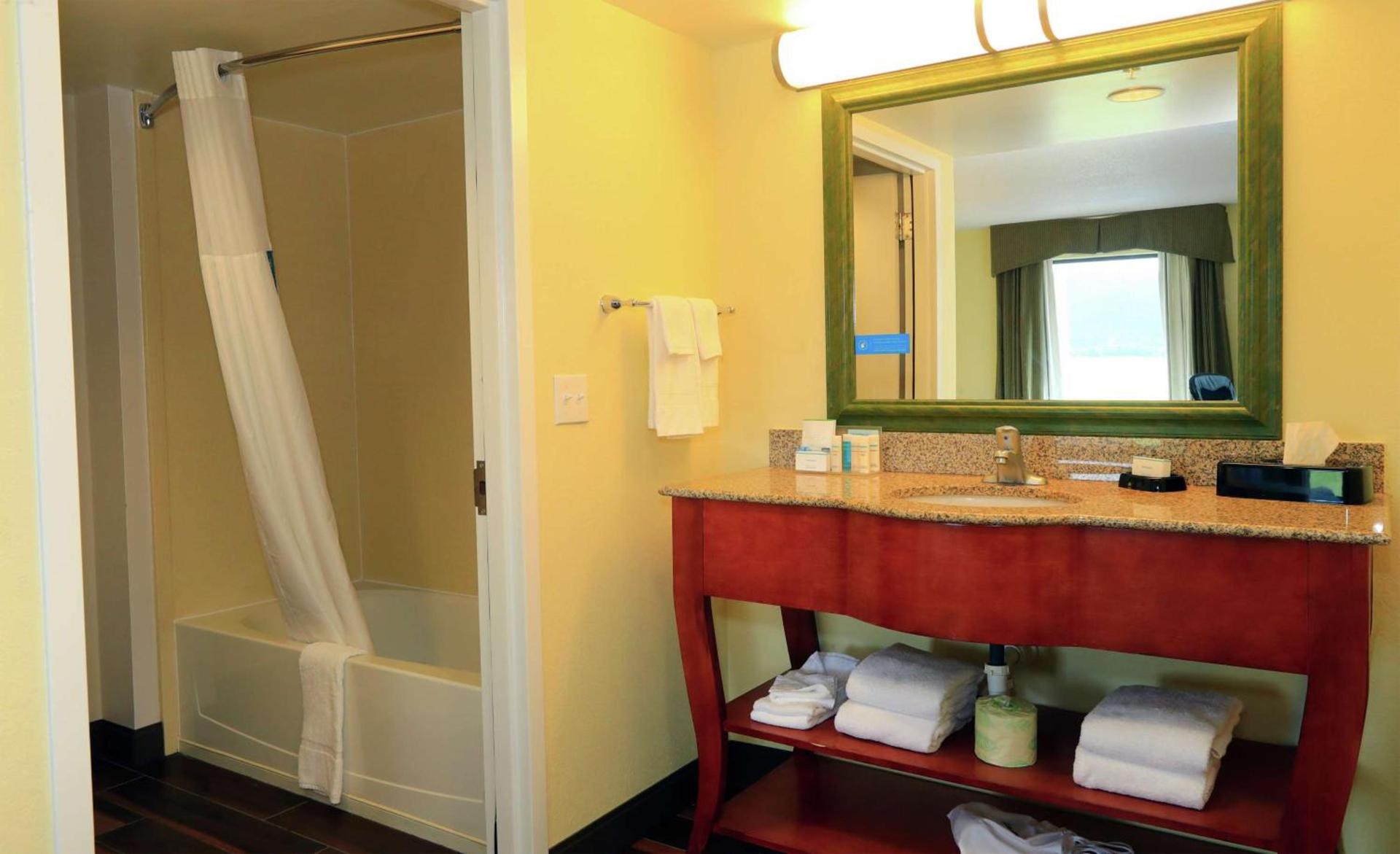 Hampton Inn and Suites of Lamar photo 21