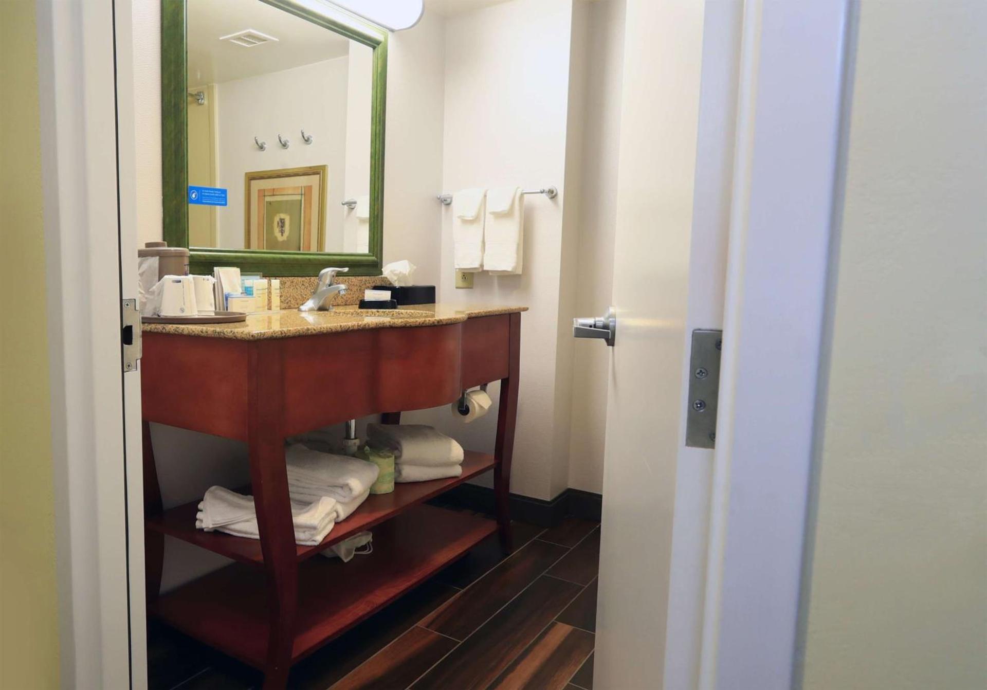 Hampton Inn and Suites of Lamar photo 36