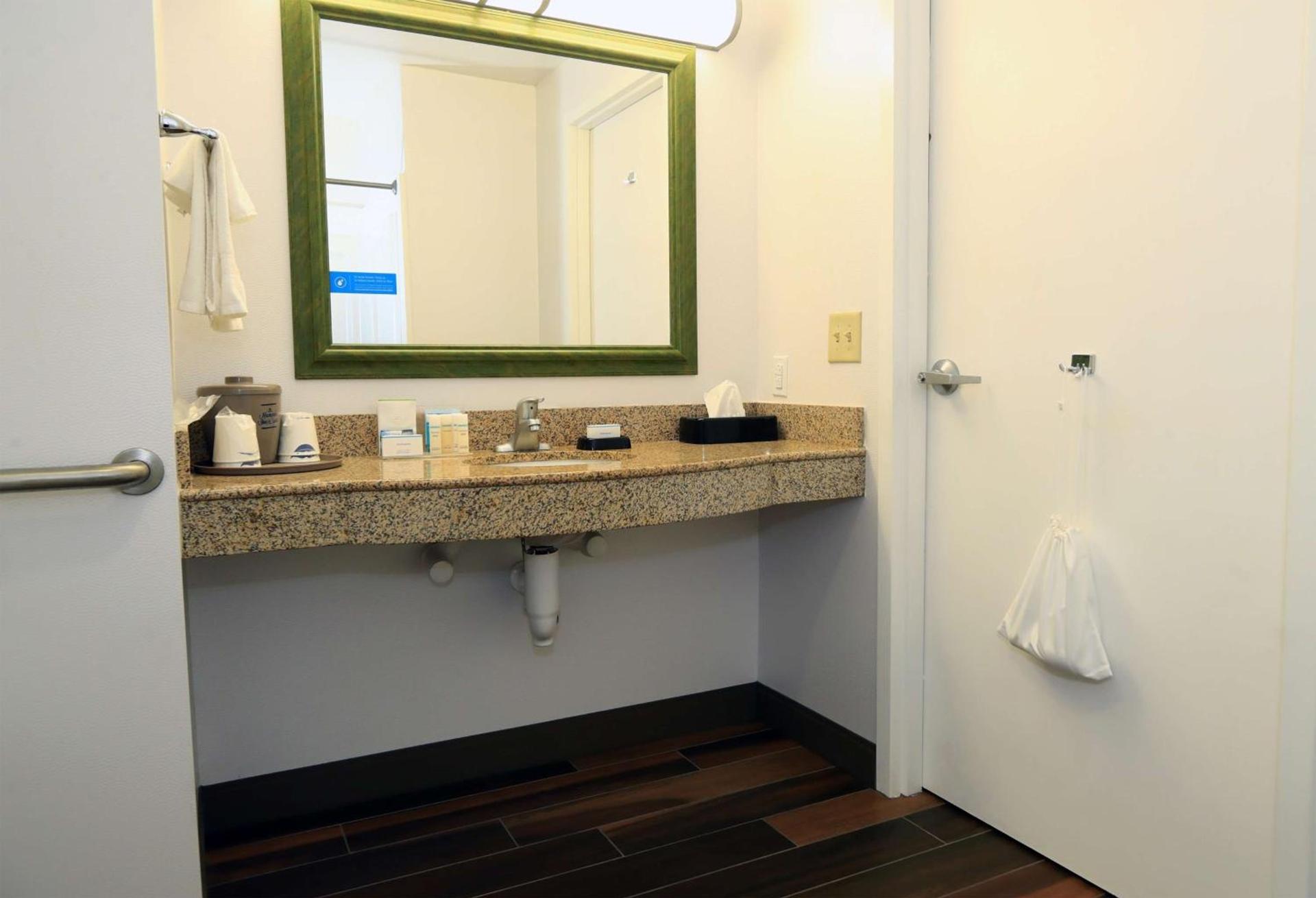 Hampton Inn and Suites of Lamar photo 35