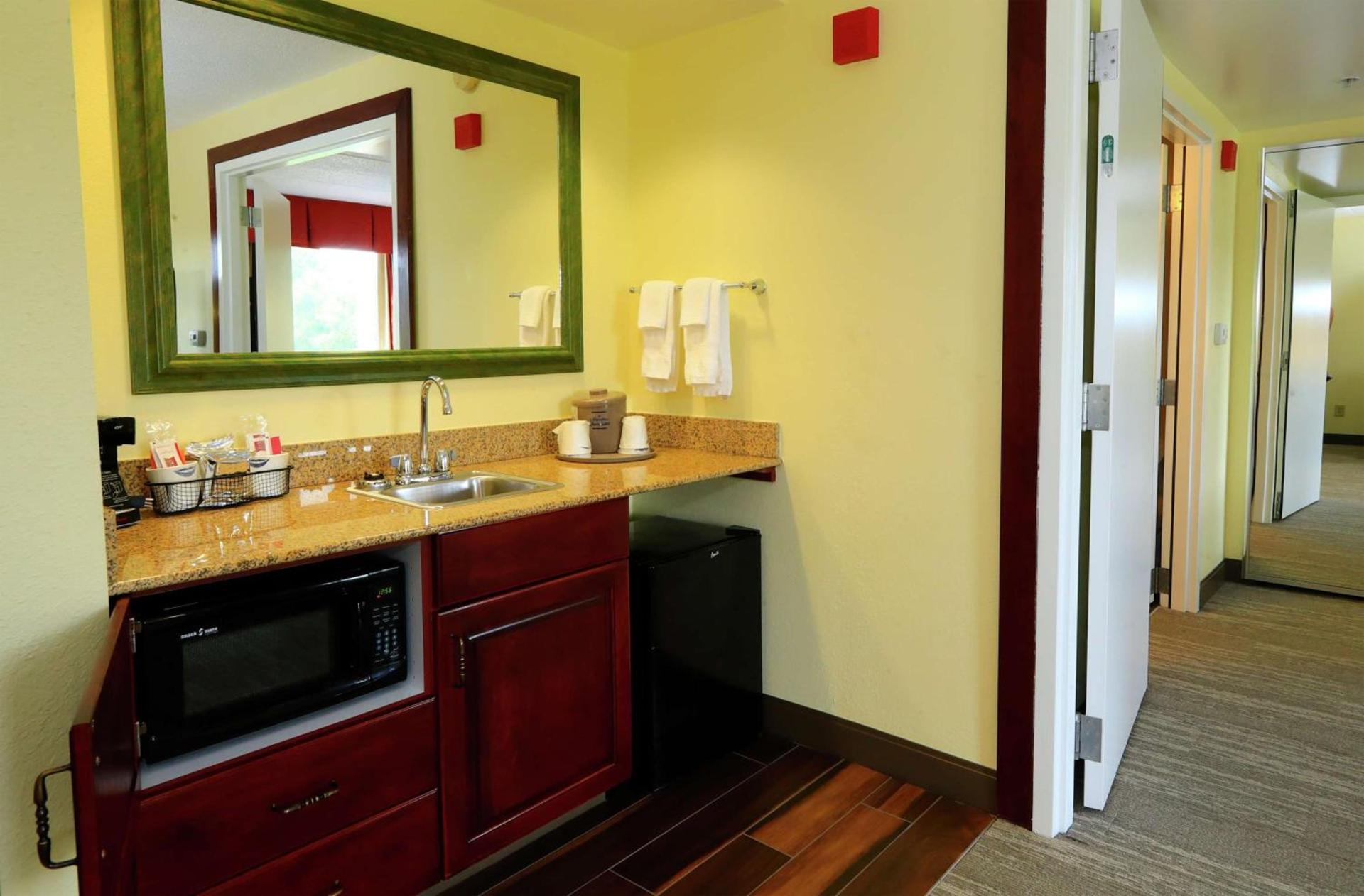 Hampton Inn and Suites of Lamar photo 42