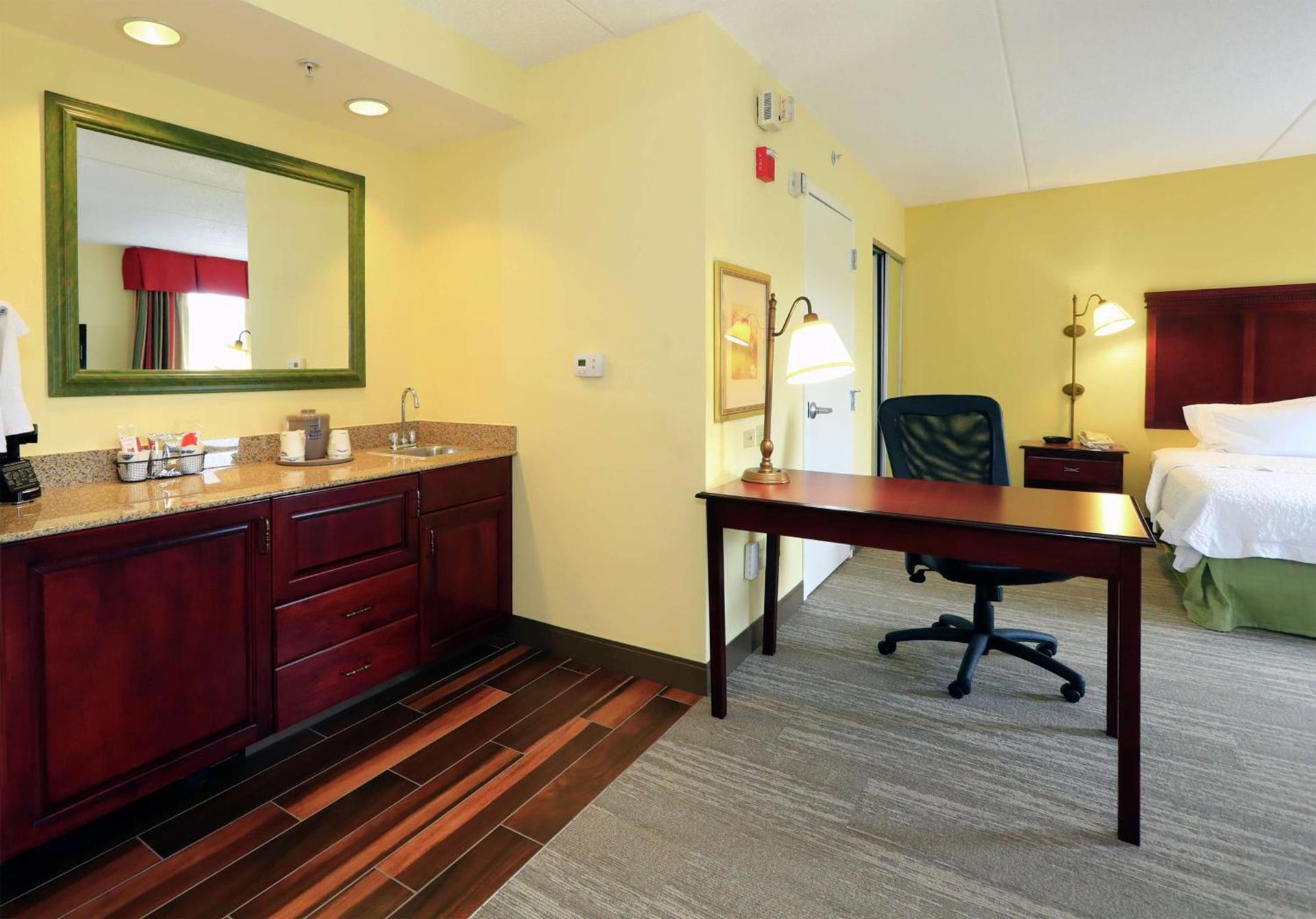 Hampton Inn and Suites of Lamar photo 43