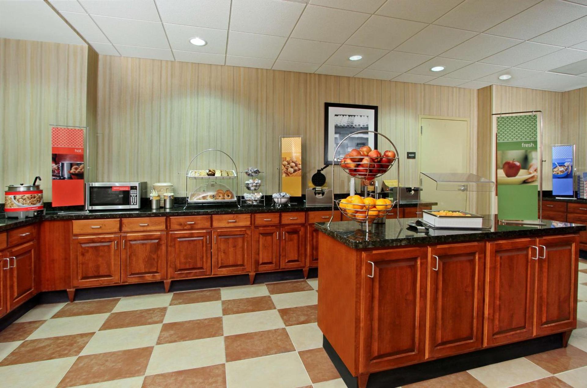 Hampton Inn & Suites Exmore - Eastern Shore photo 8