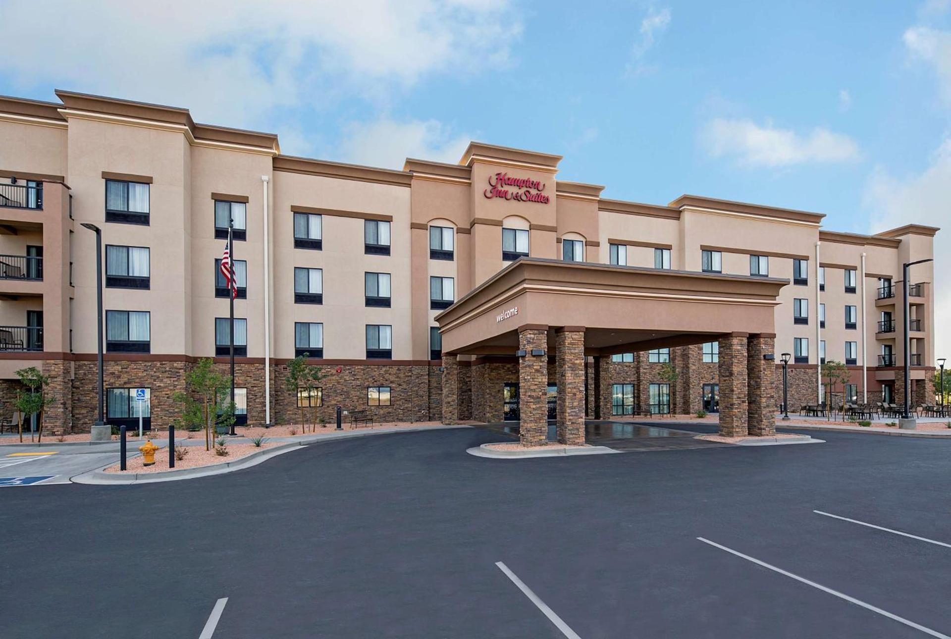 Hampton Inn & Suites Page - Lake Powell photo 1