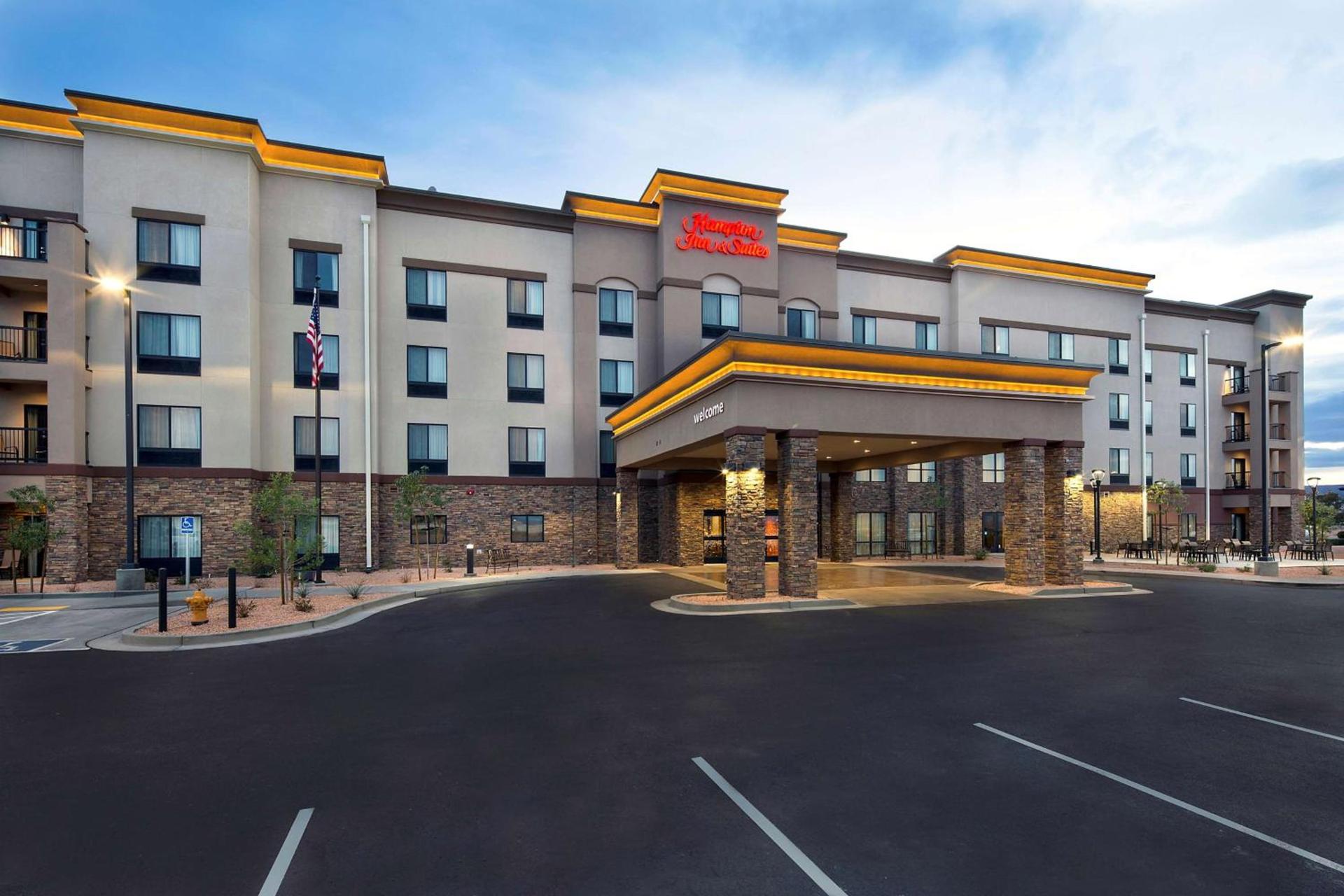 Hampton Inn & Suites Page - Lake Powell photo 3