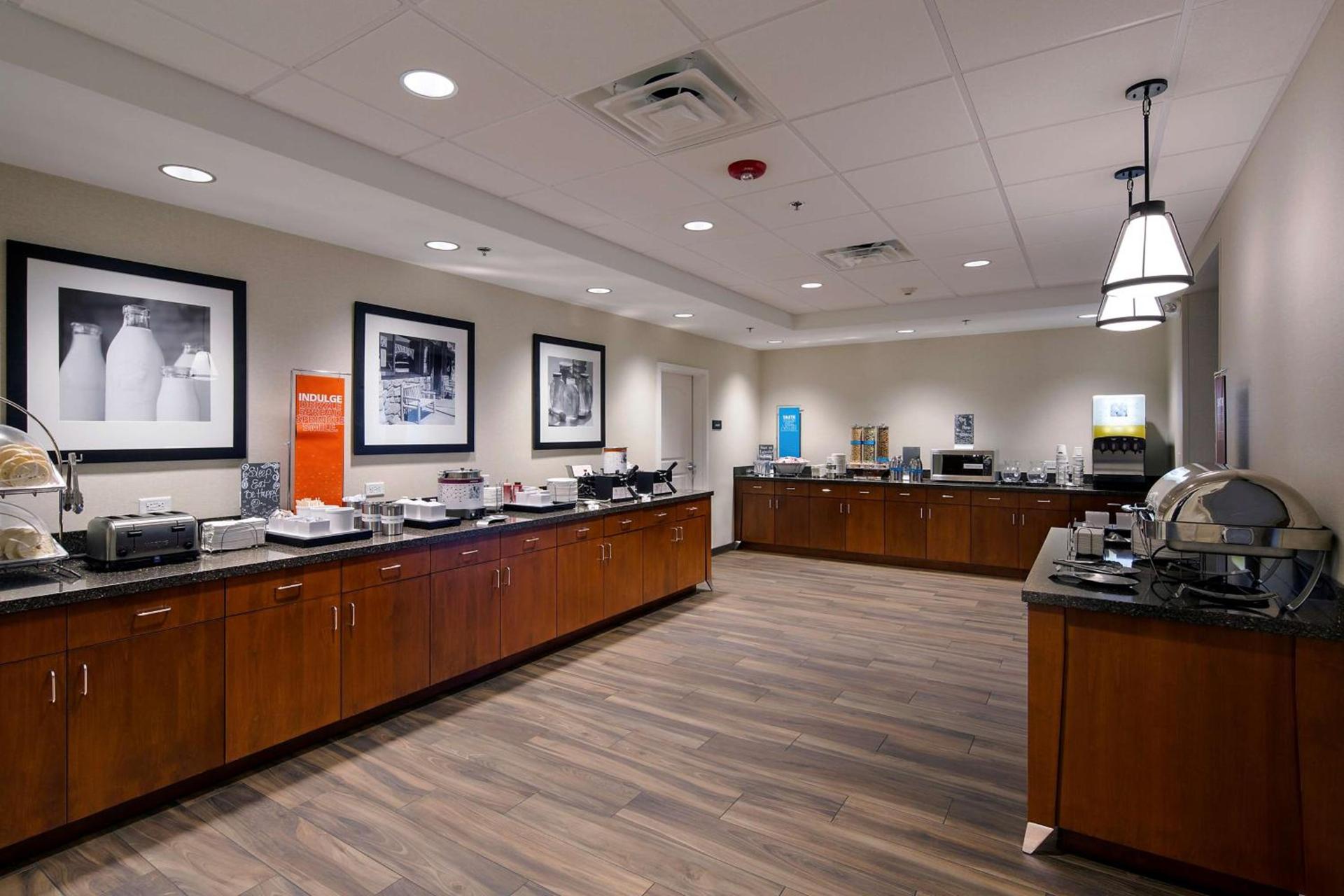 Hampton Inn & Suites Page - Lake Powell photo 10