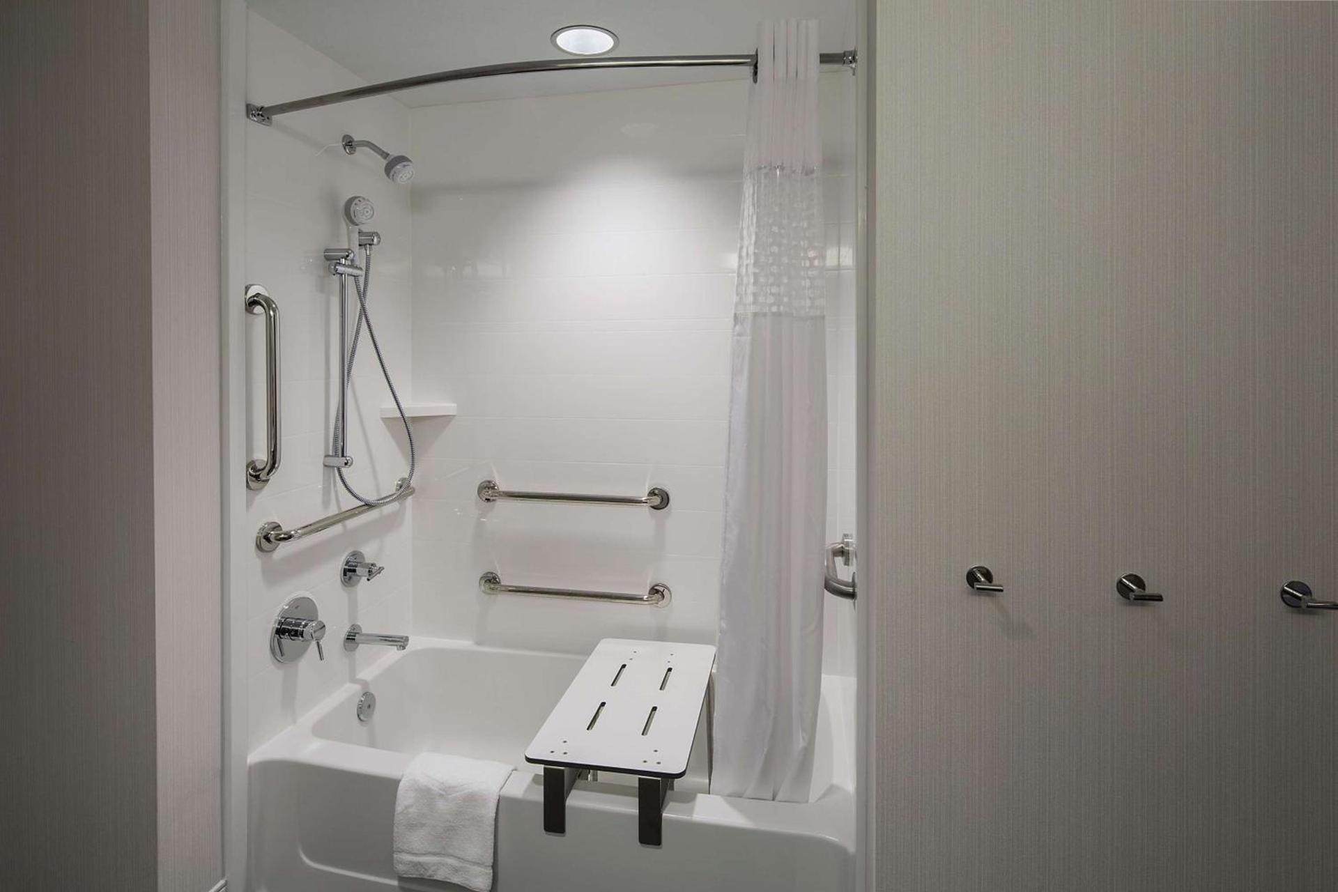 Hampton Inn & Suites Page - Lake Powell photo 12