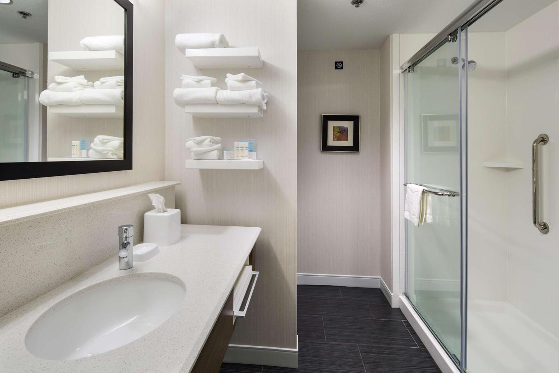 Hampton Inn & Suites Page - Lake Powell photo 16