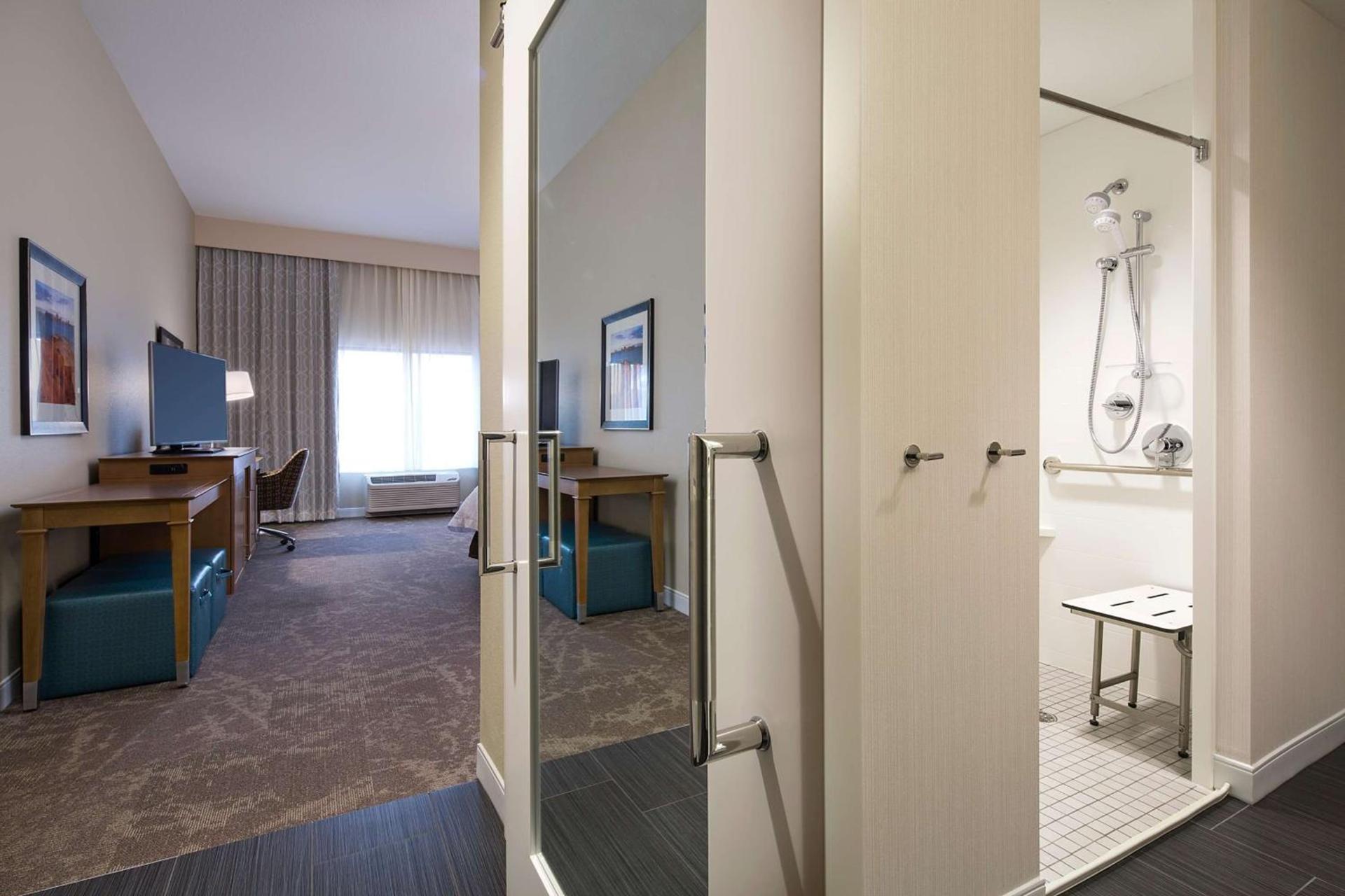 Hampton Inn & Suites Page - Lake Powell photo 17