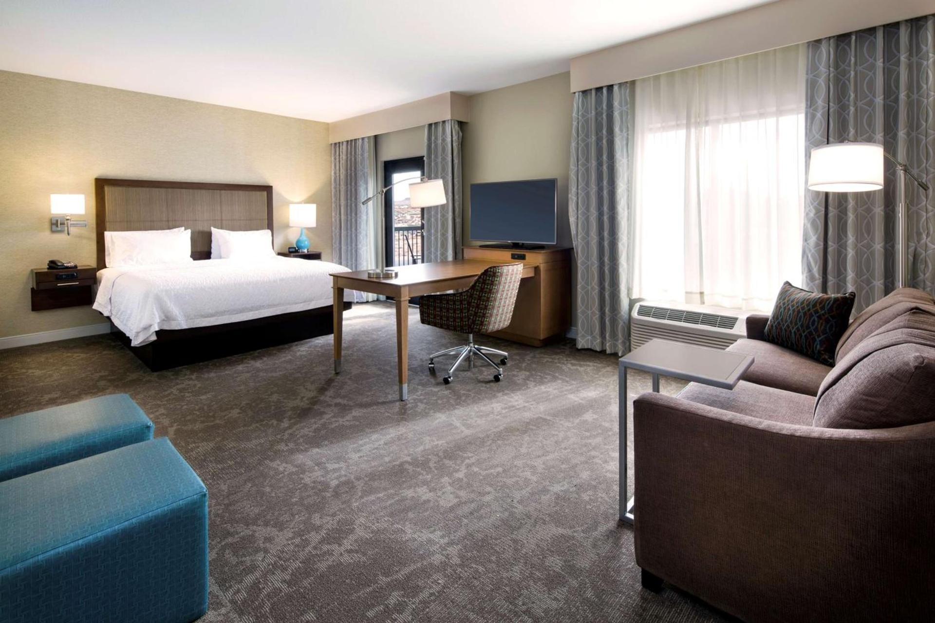 Hampton Inn & Suites Page - Lake Powell photo 23