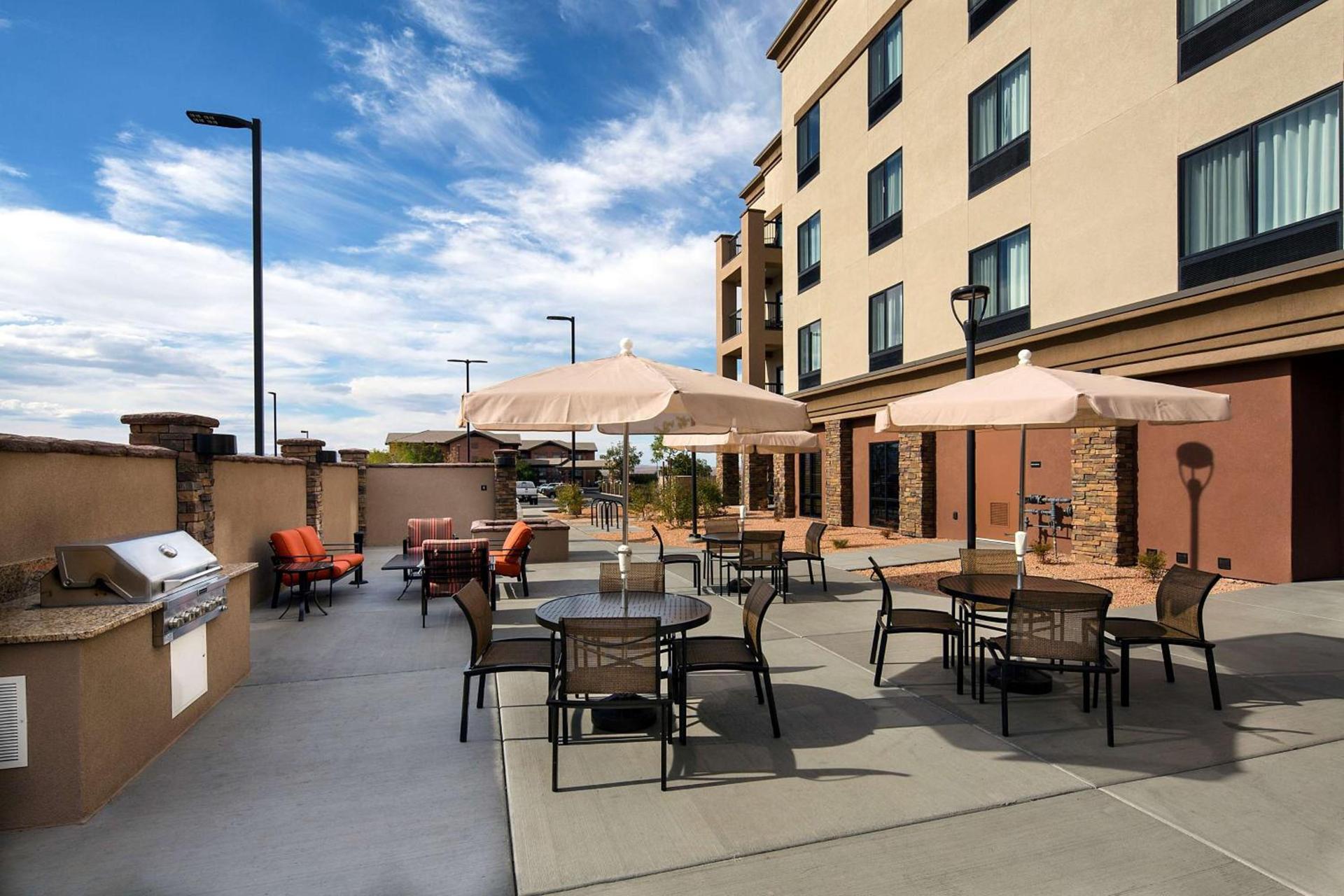 Hampton Inn & Suites Page - Lake Powell photo 25