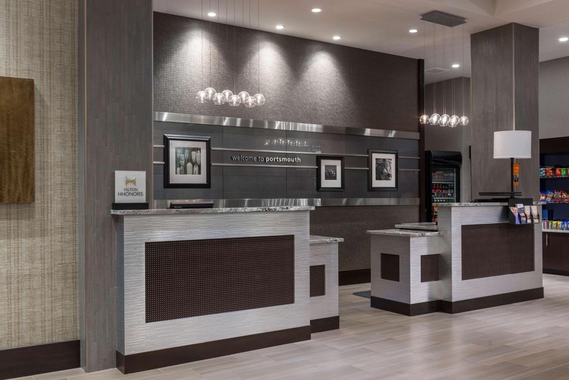 Hampton Inn & Suites Portsmouth Downtown photo 10