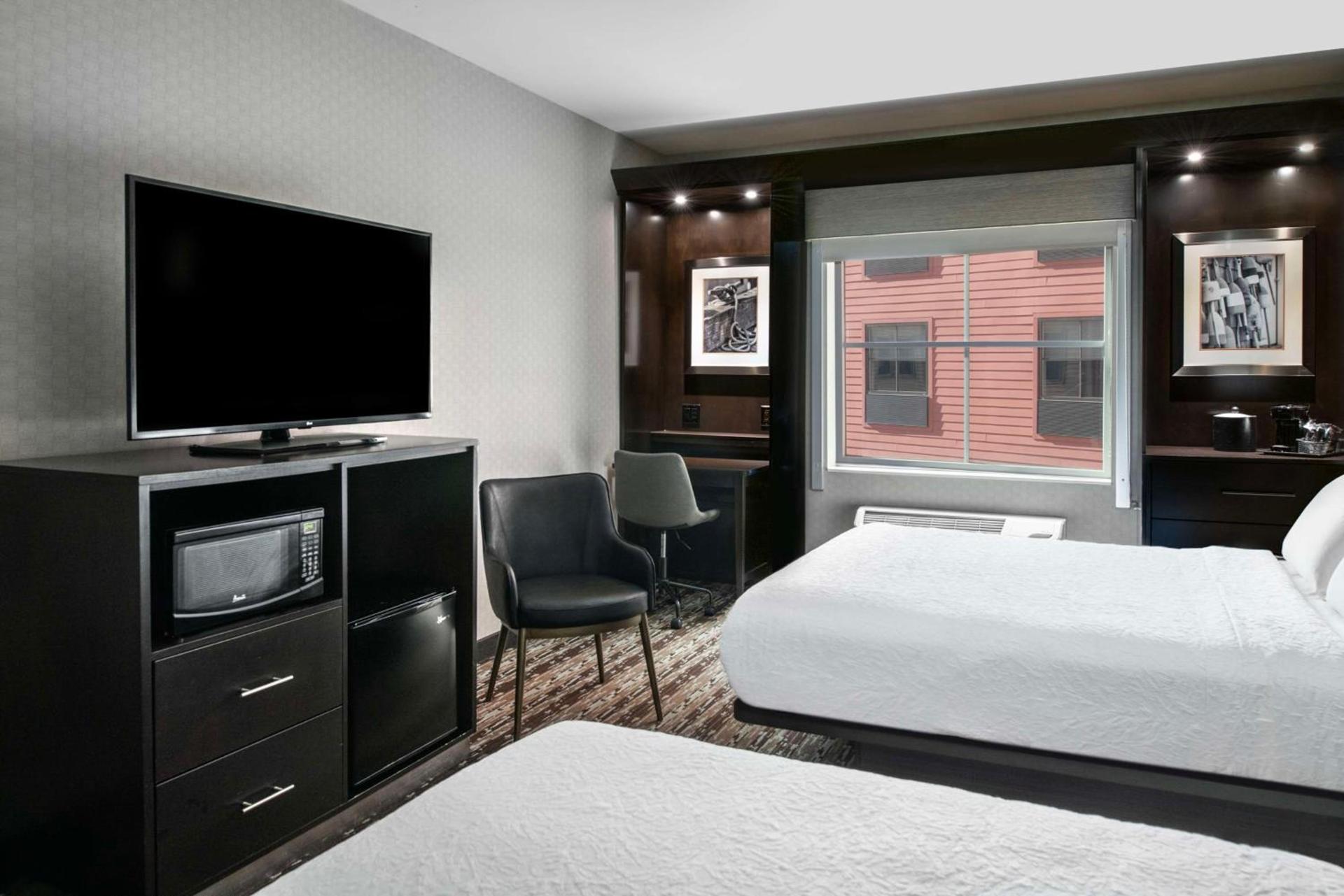 Hampton Inn & Suites Portsmouth Downtown photo 45