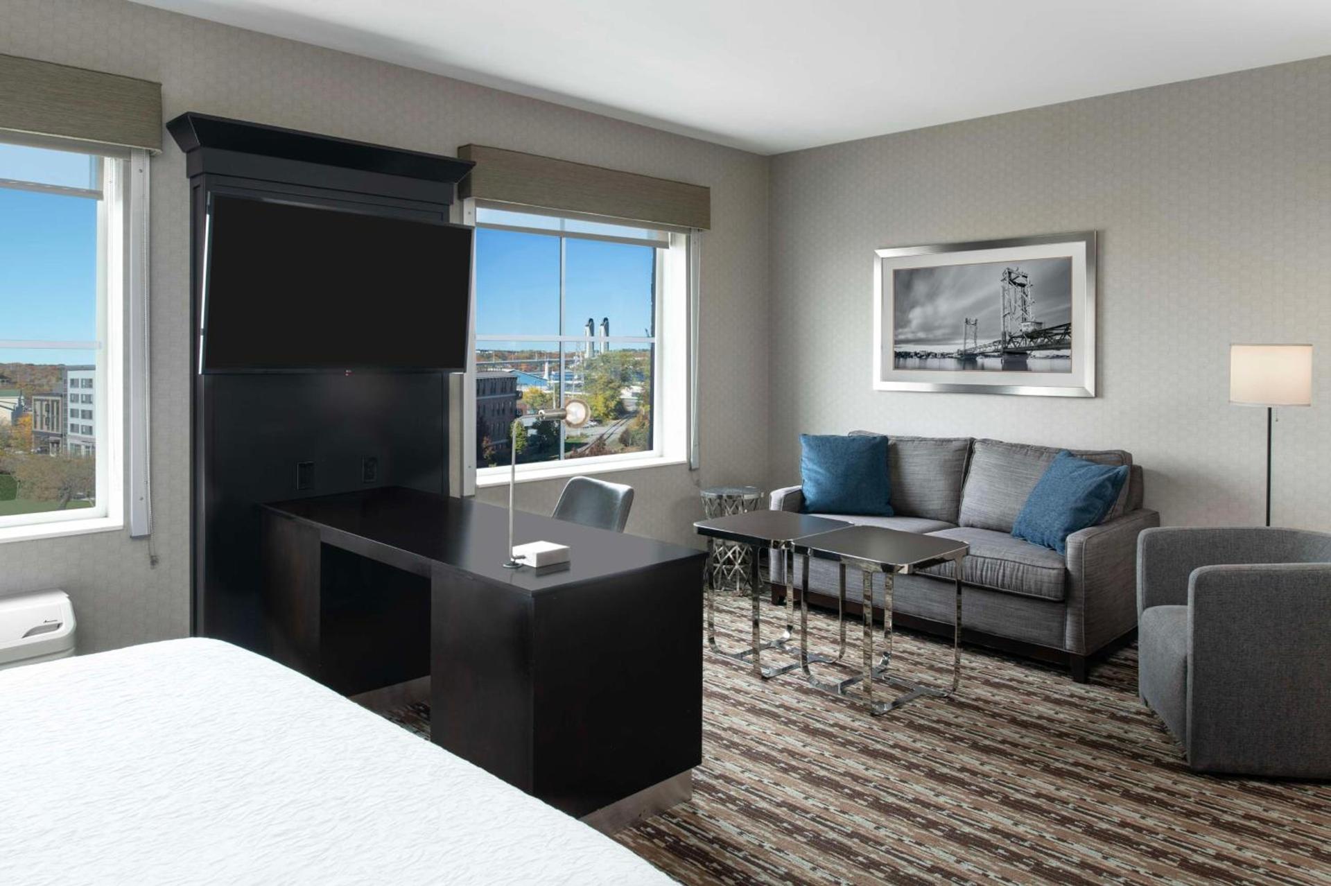 Hampton Inn & Suites Portsmouth Downtown photo 47