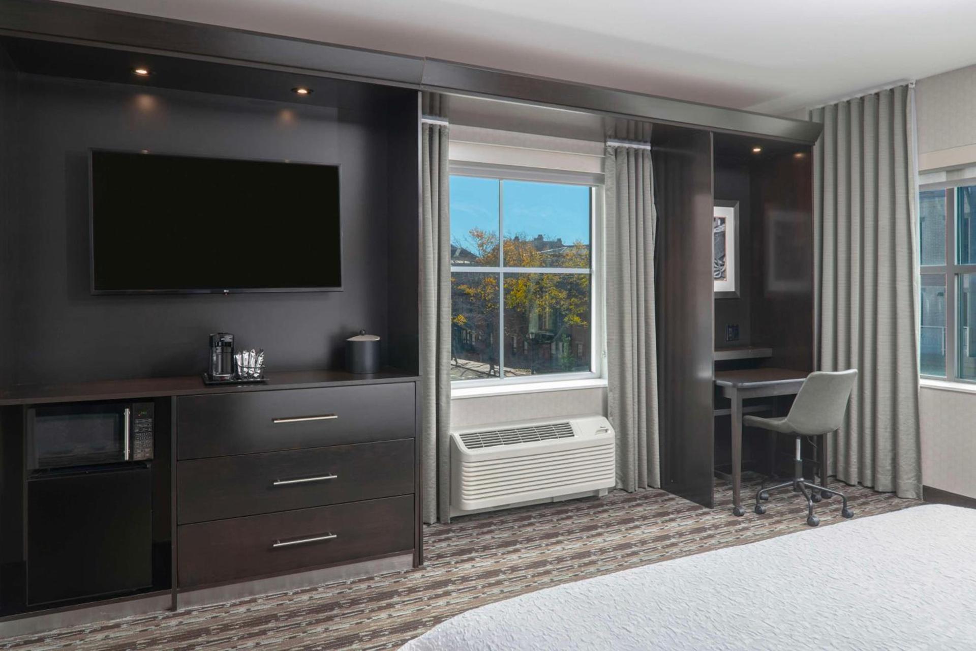 Hampton Inn & Suites Portsmouth Downtown photo 64
