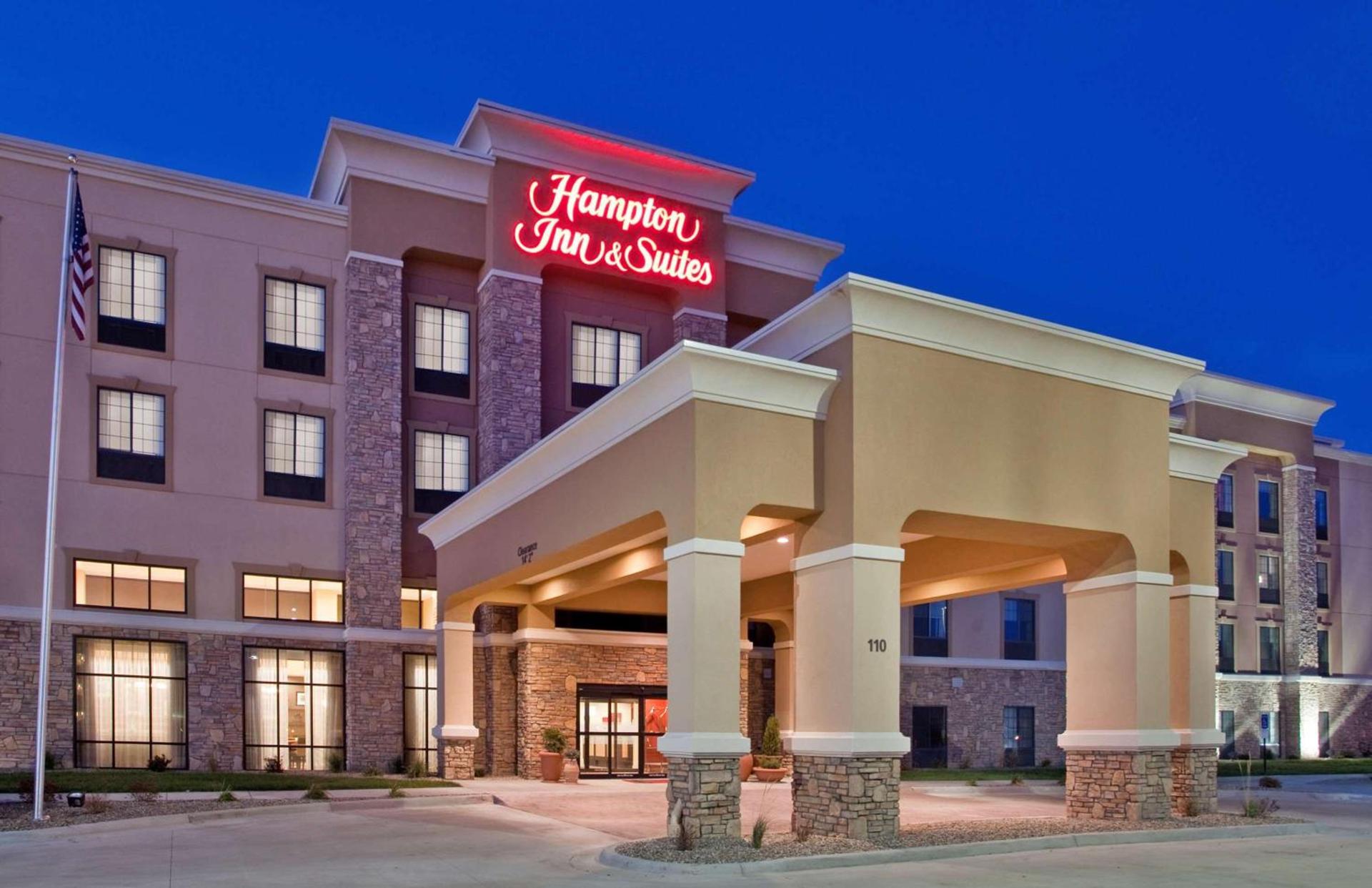 Hampton Inn & Suites Dickinson ND photo 1