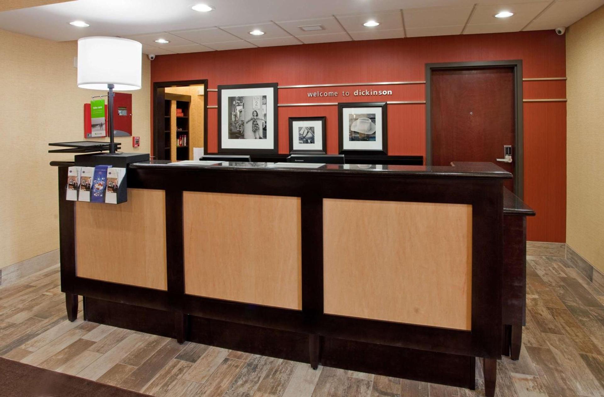 Hampton Inn & Suites Dickinson ND photo 6