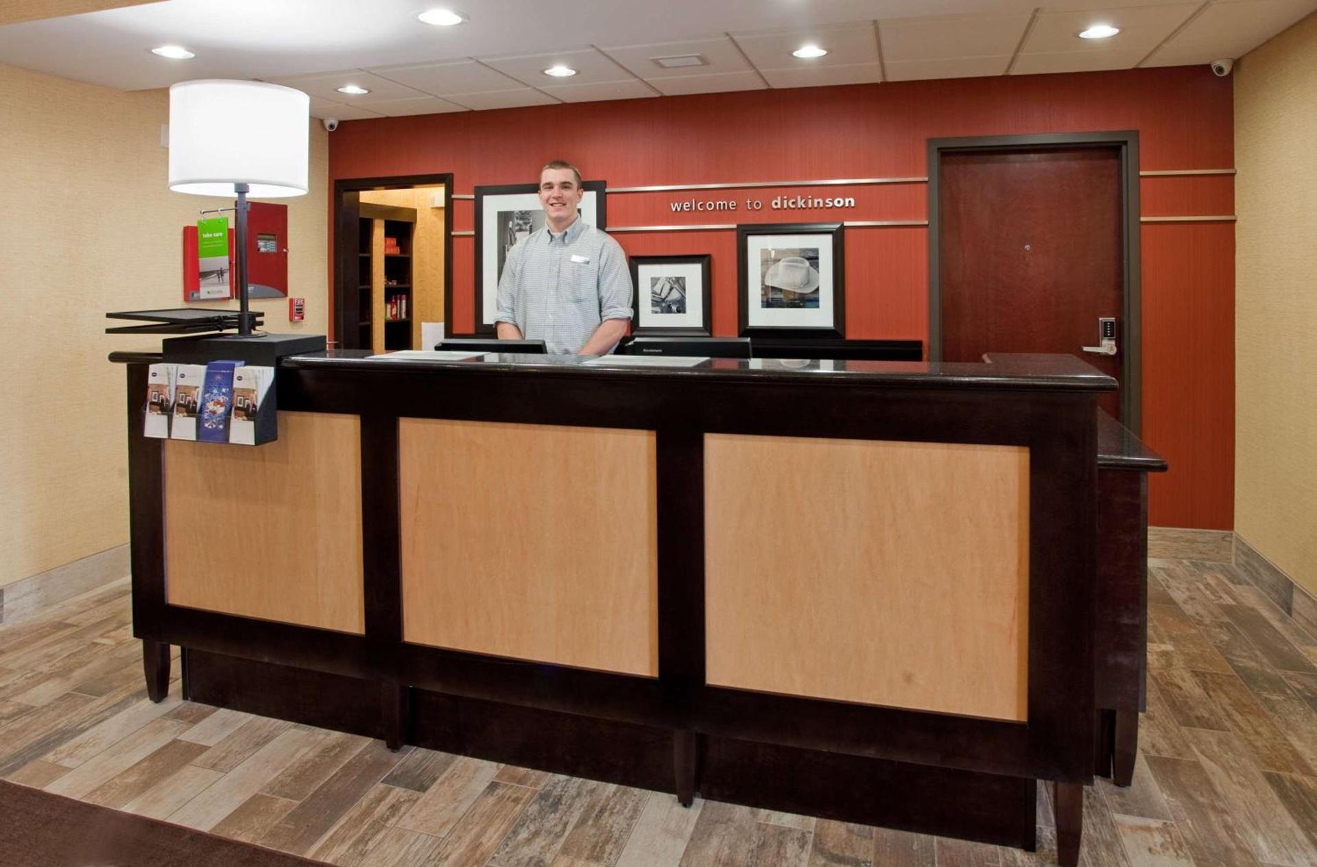 Hampton Inn & Suites Dickinson ND photo 5