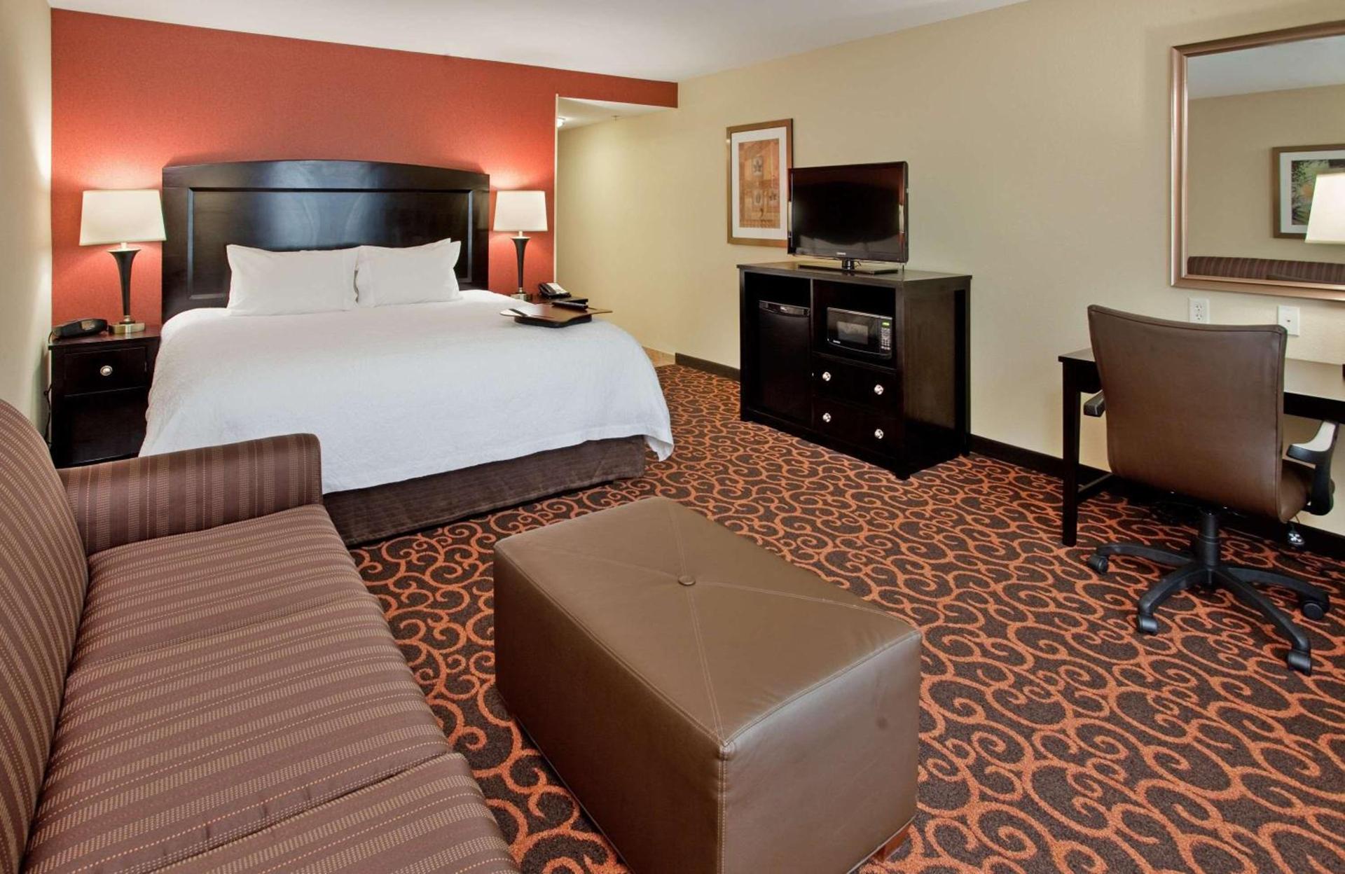 Hampton Inn & Suites Dickinson ND photo 34