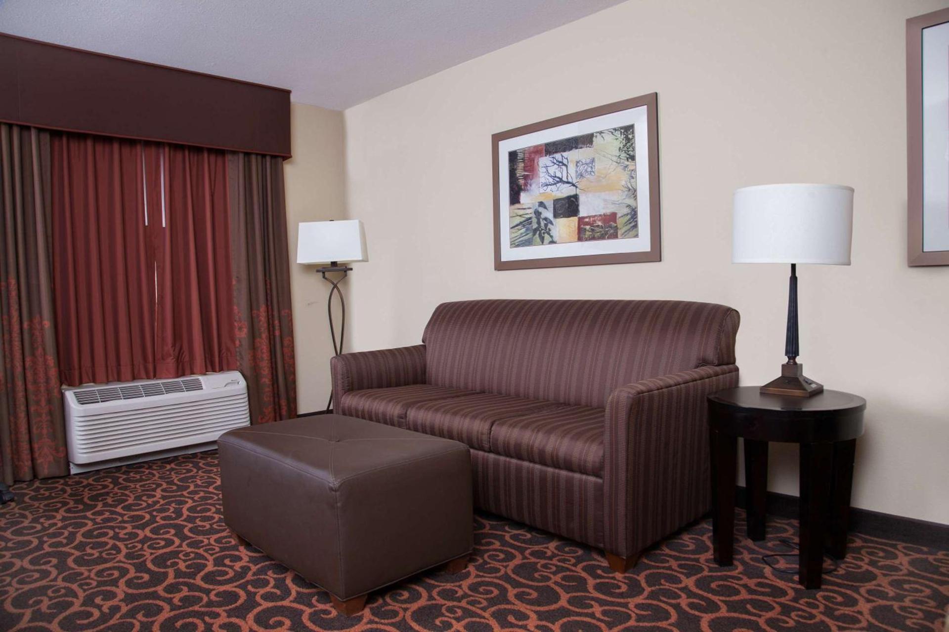 Hampton Inn & Suites Dickinson ND photo 48