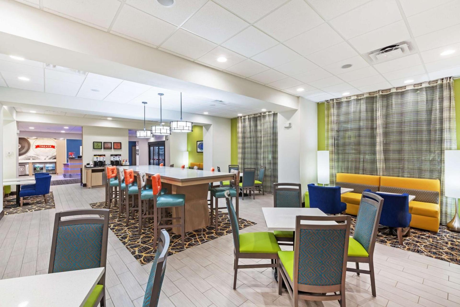 Hampton Inn Ozona photo 9