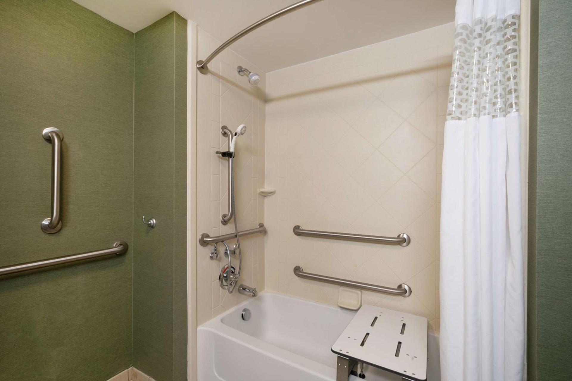 Hampton Inn University Area, Huntington, Wv photo 16