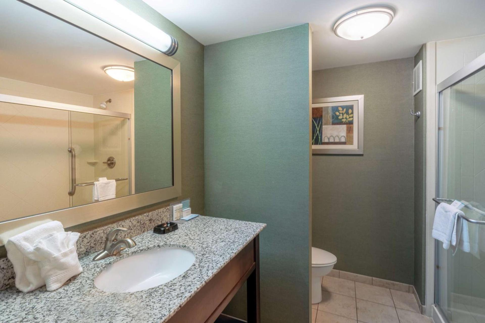 Hampton Inn University Area, Huntington, Wv photo 15