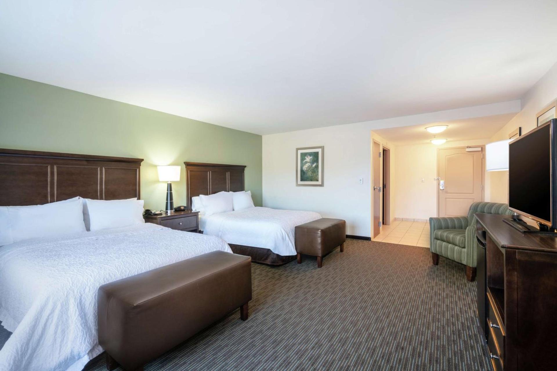 Hampton Inn University Area, Huntington, Wv photo 27