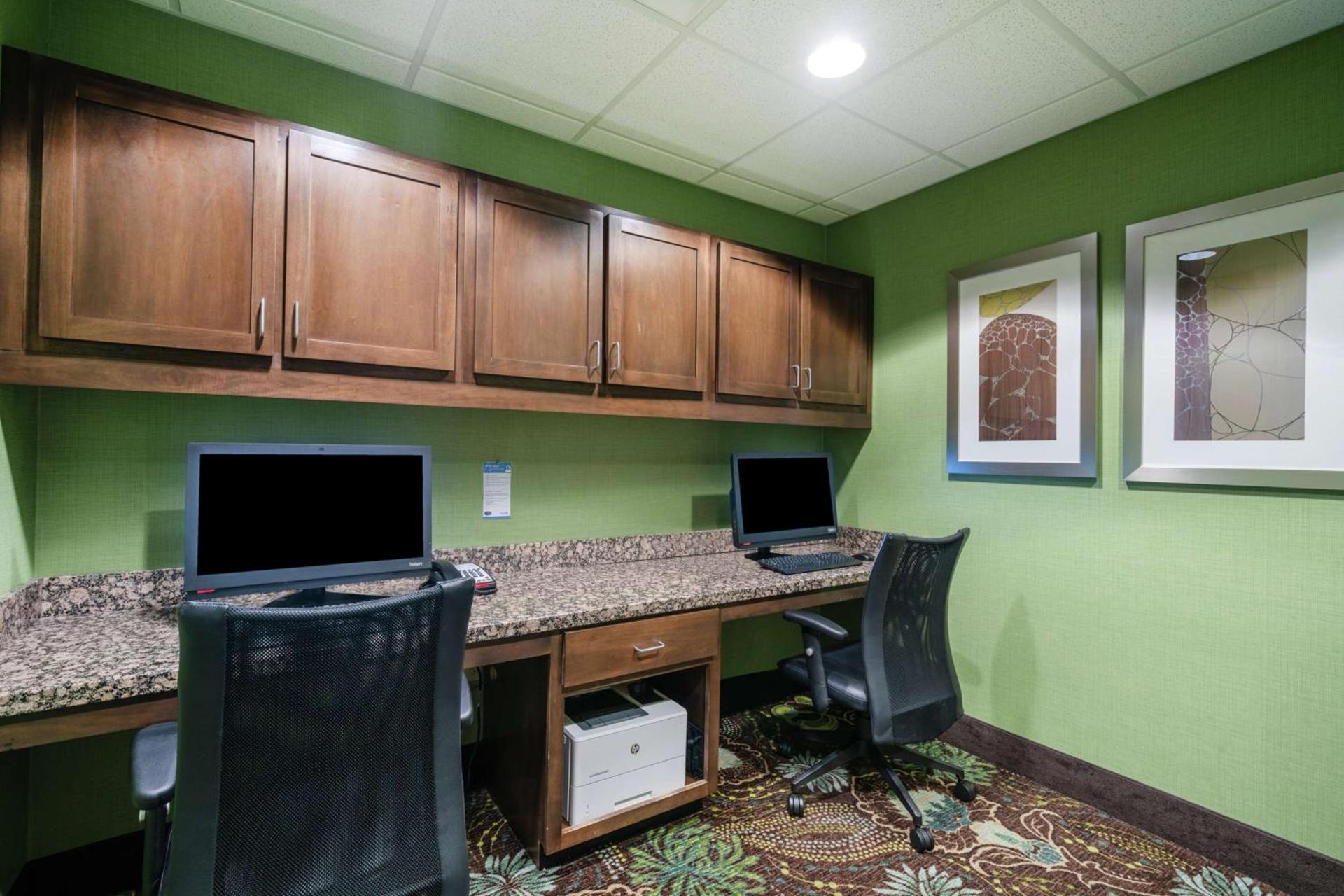 Hampton Inn University Area, Huntington, Wv photo 29