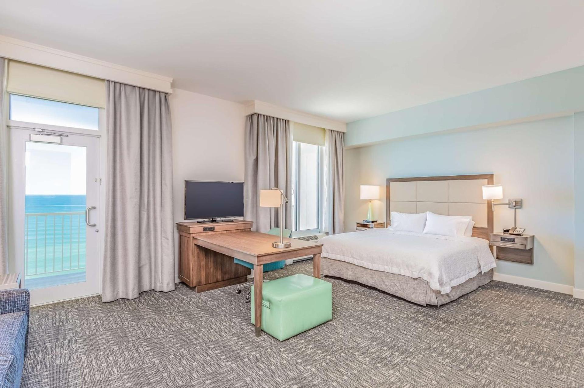Hampton Inn & Suites Panama City Beach-Beachfront photo 17