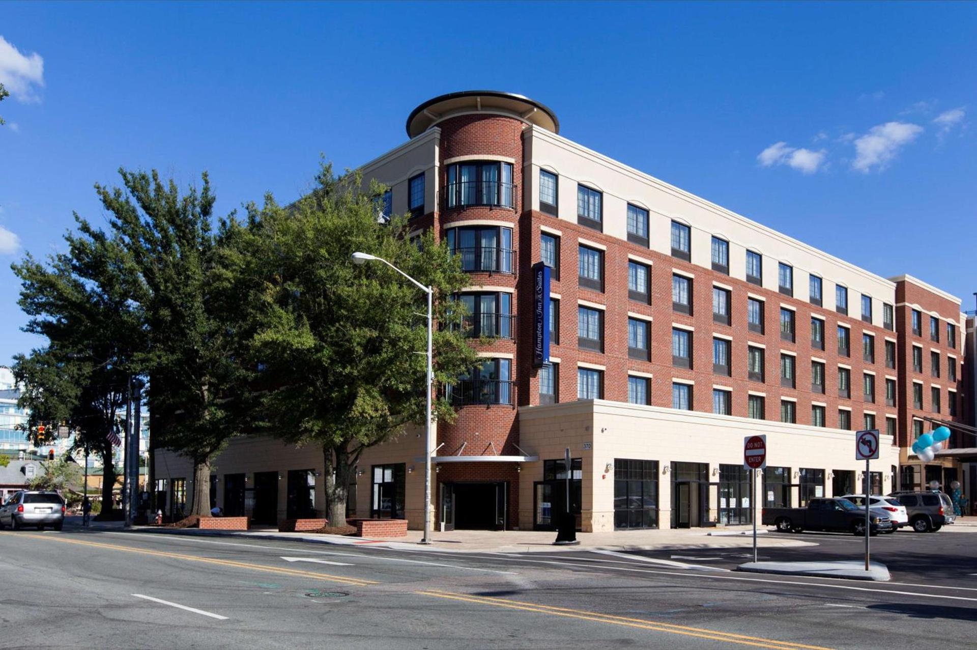 Hampton Inn & Suites Chapel Hill/Carrboro photo 2