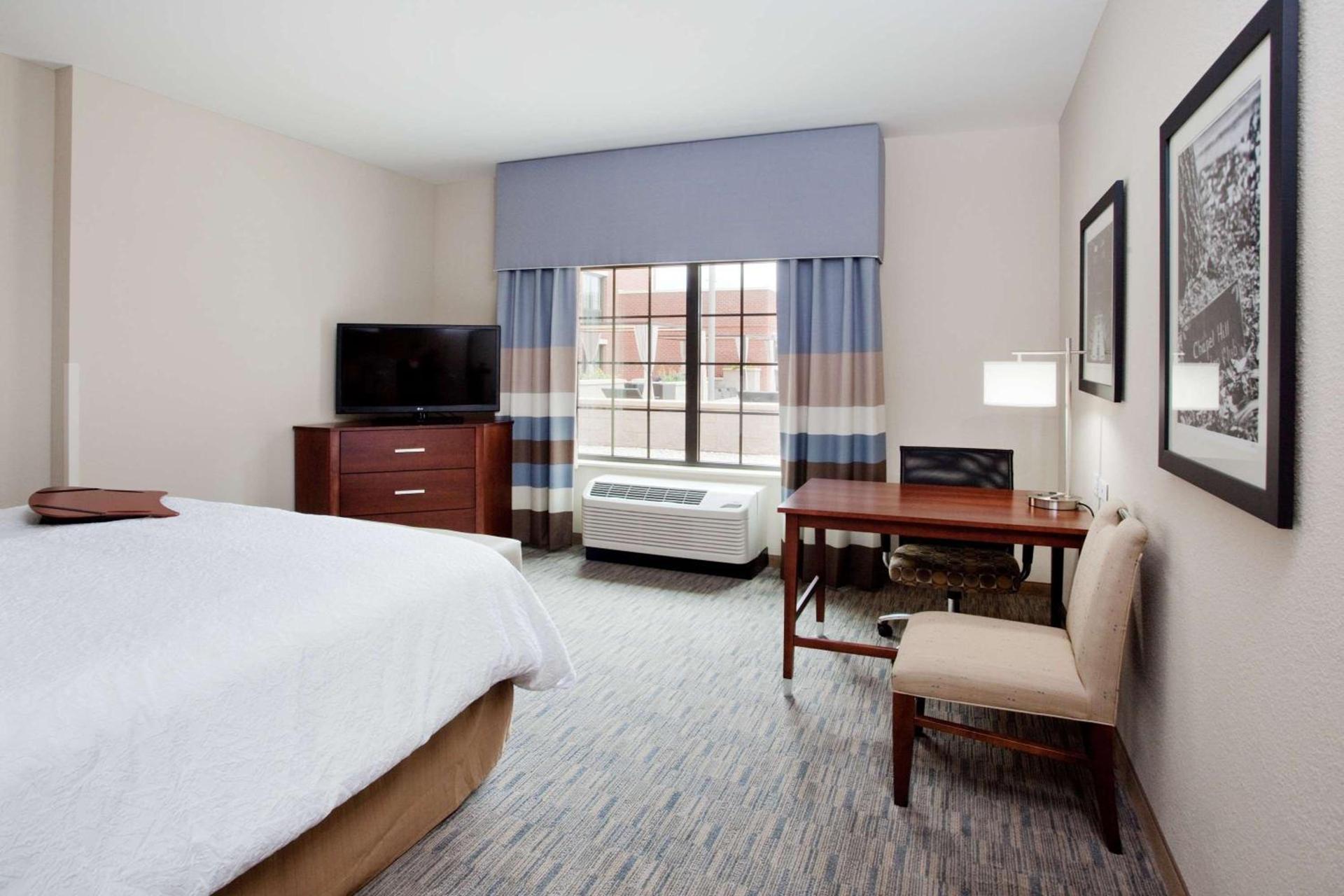 Hampton Inn & Suites Chapel Hill/Carrboro photo 12
