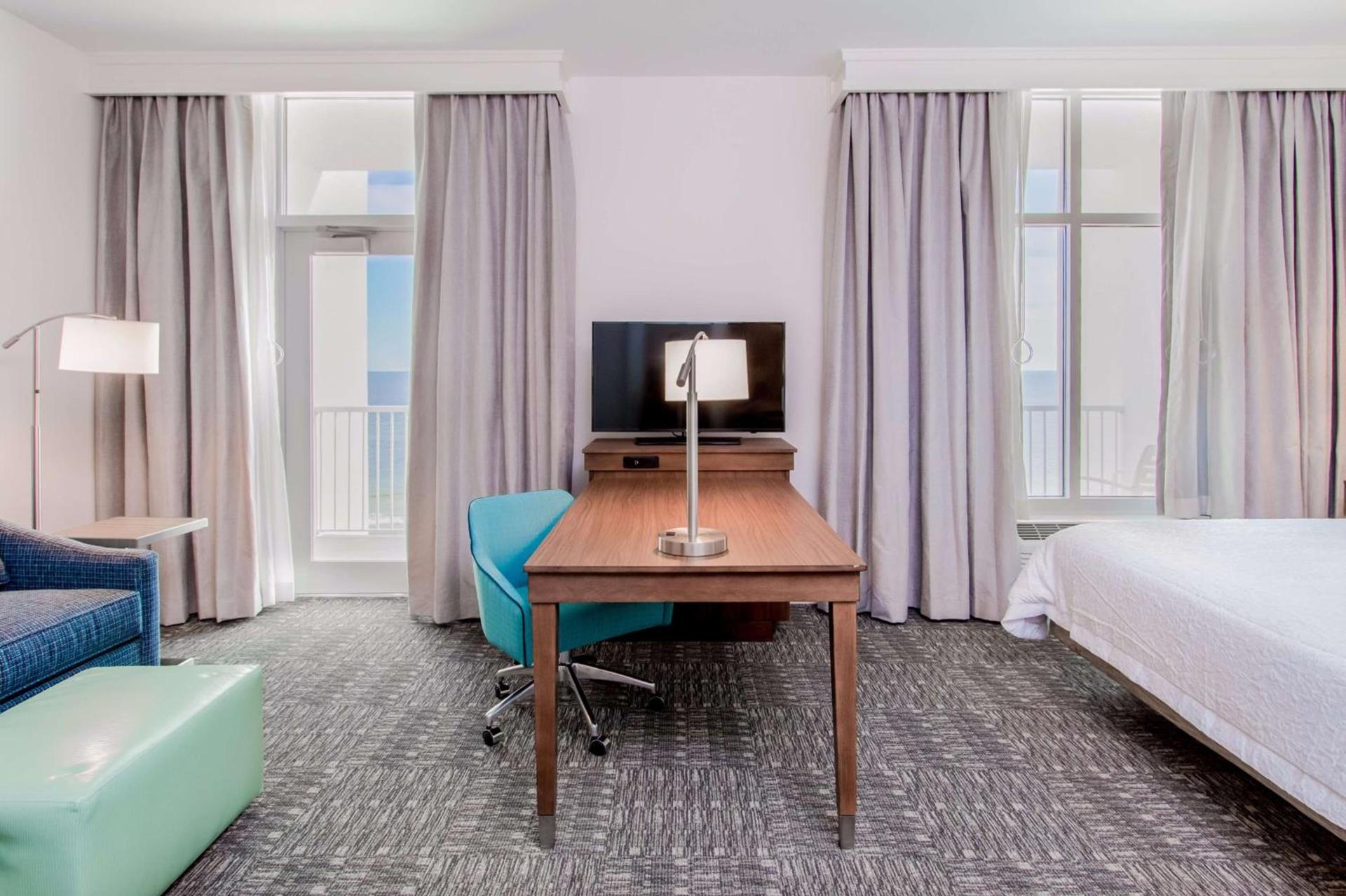 Hampton Inn & Suites Panama City Beach-Beachfront photo 56