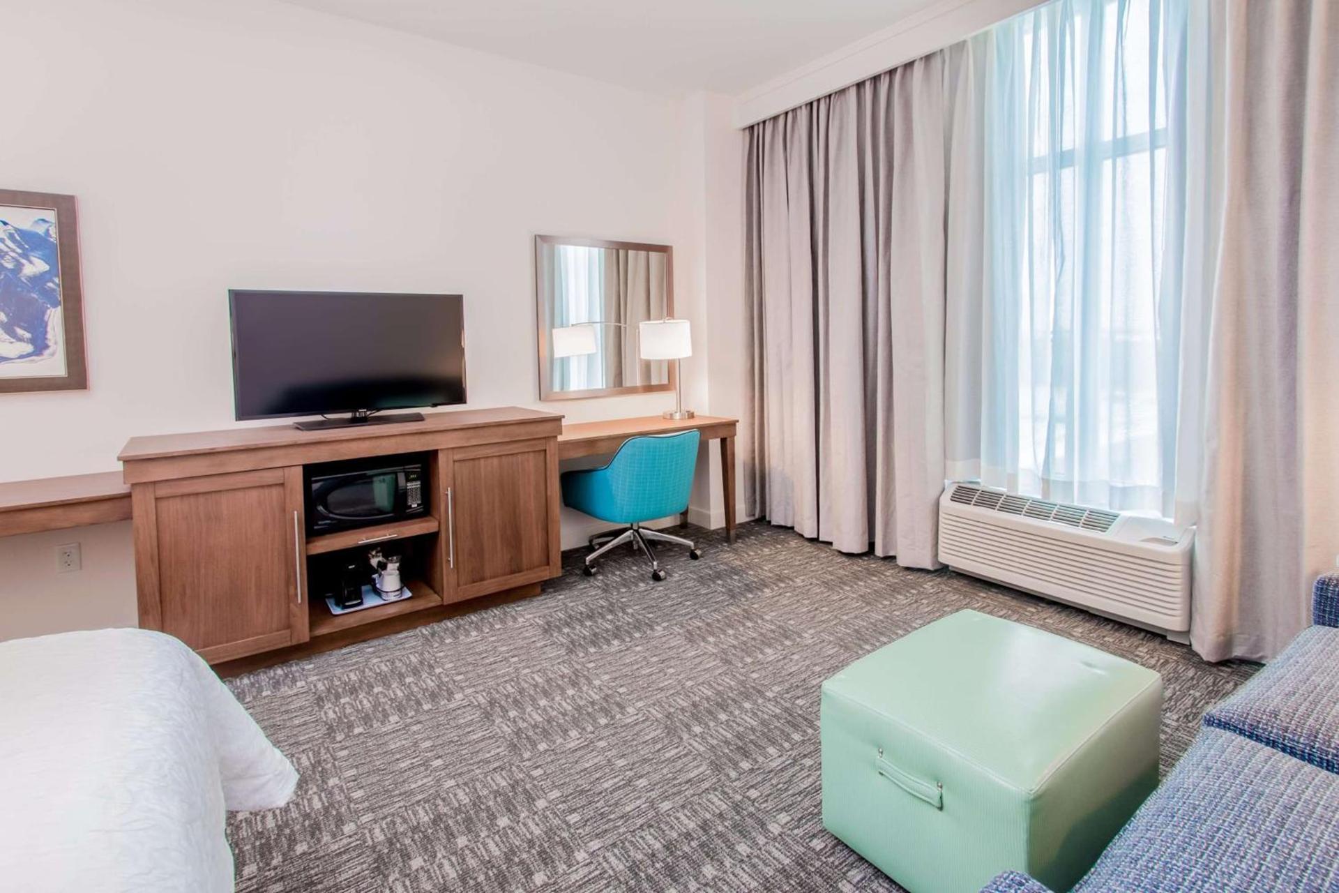 Hampton Inn & Suites Panama City Beach-Beachfront photo 61