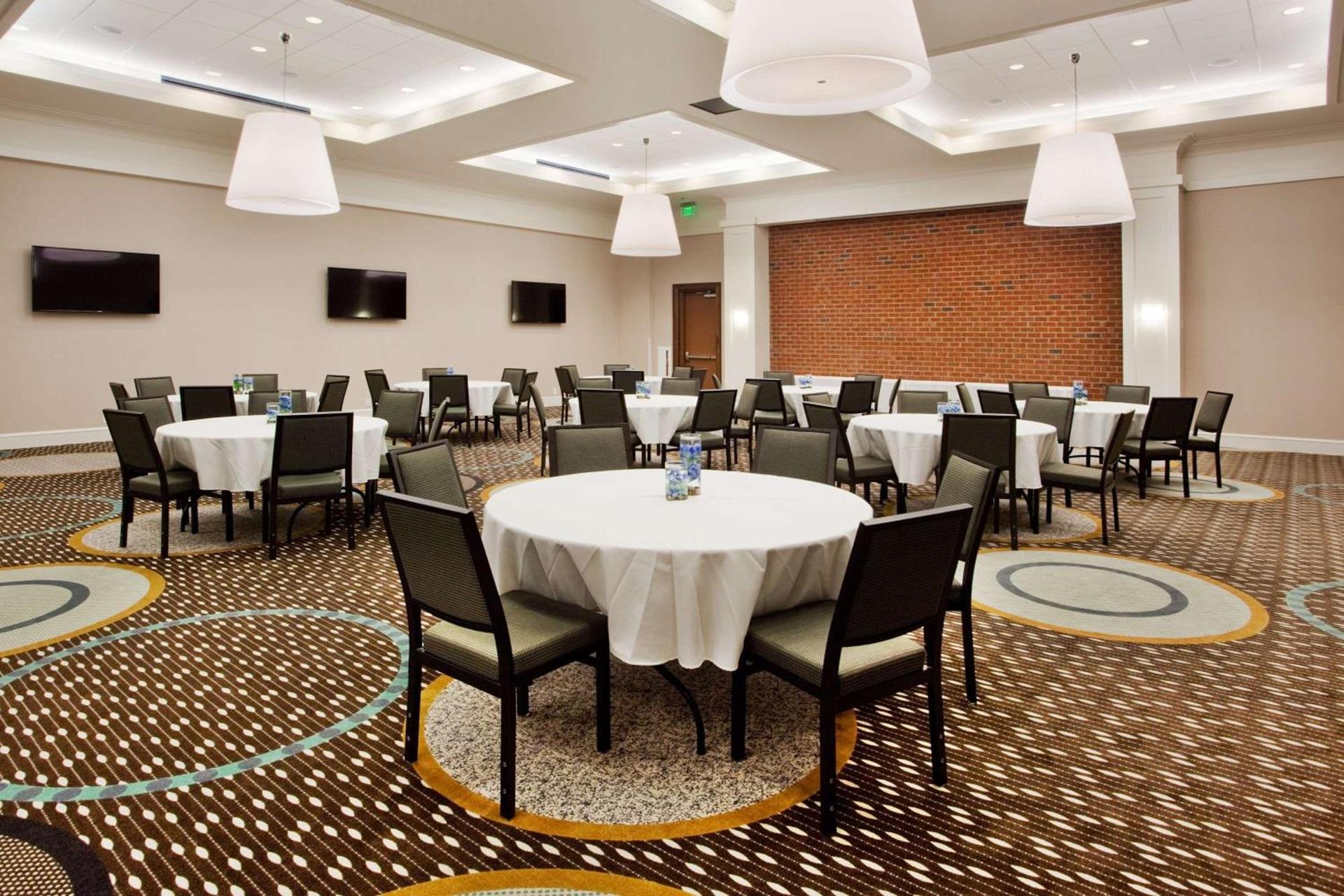 Hampton Inn & Suites Chapel Hill/Carrboro photo 21